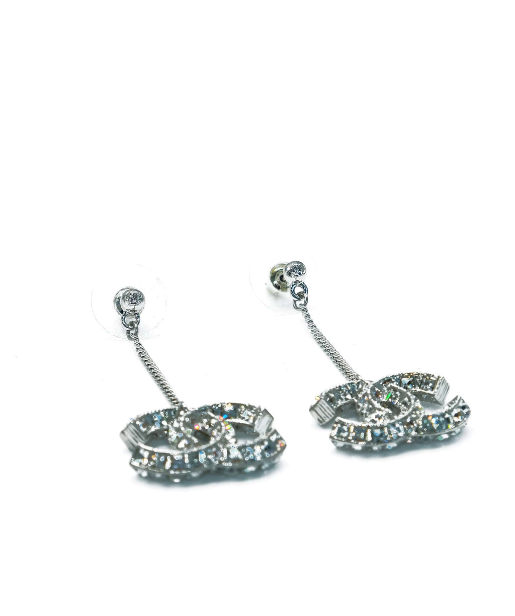 Chanel CC Pearl Drop Earrings (Pierced) SYL1108 – LuxuryPromise