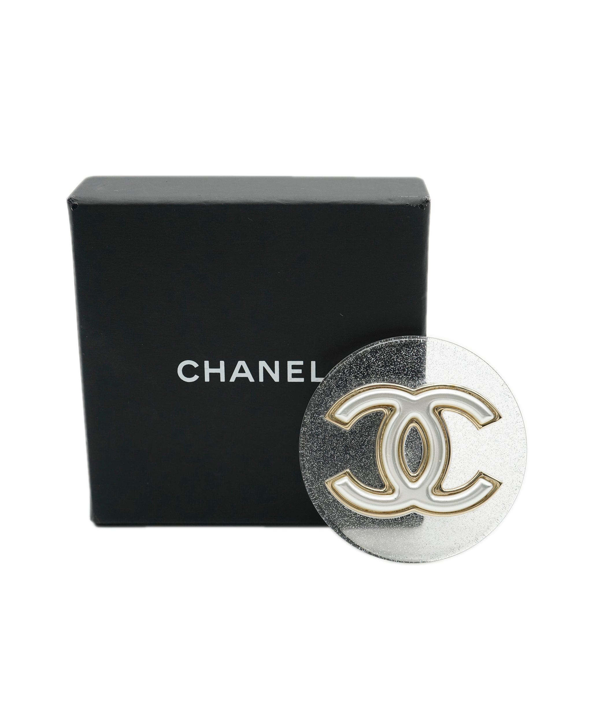 Chanel Chanel CC pearl brooch  ALC0972