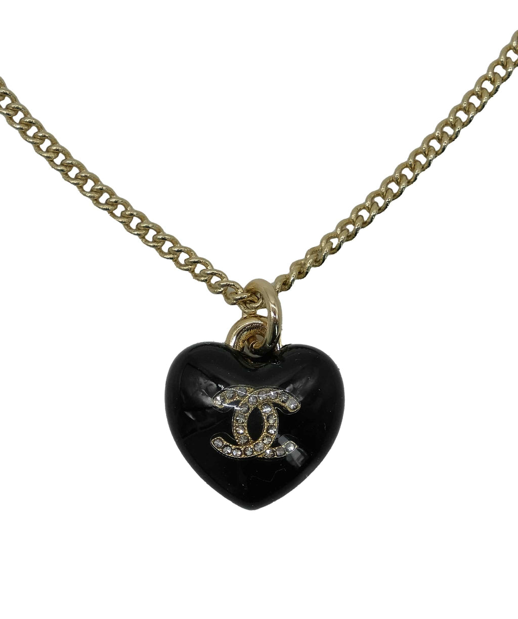 Chanel logo necklace on sale black