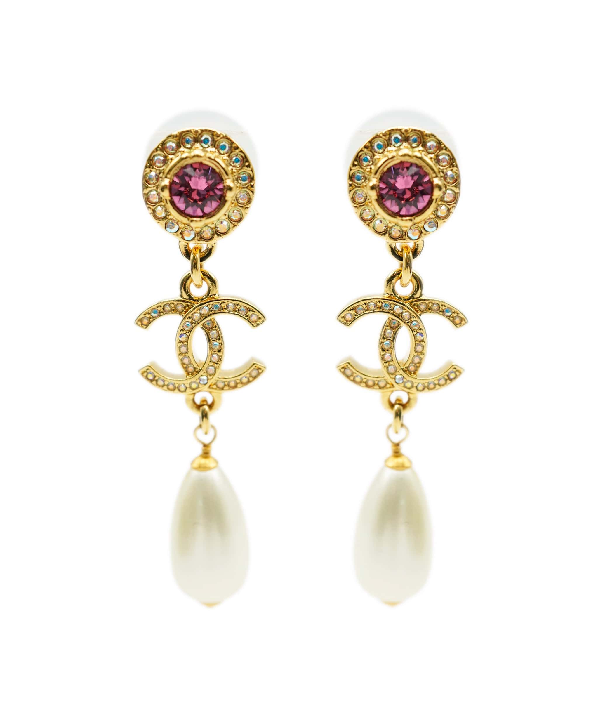 Chanel Womens CC Pearl Drop Earrings Gold – Luxe Collective