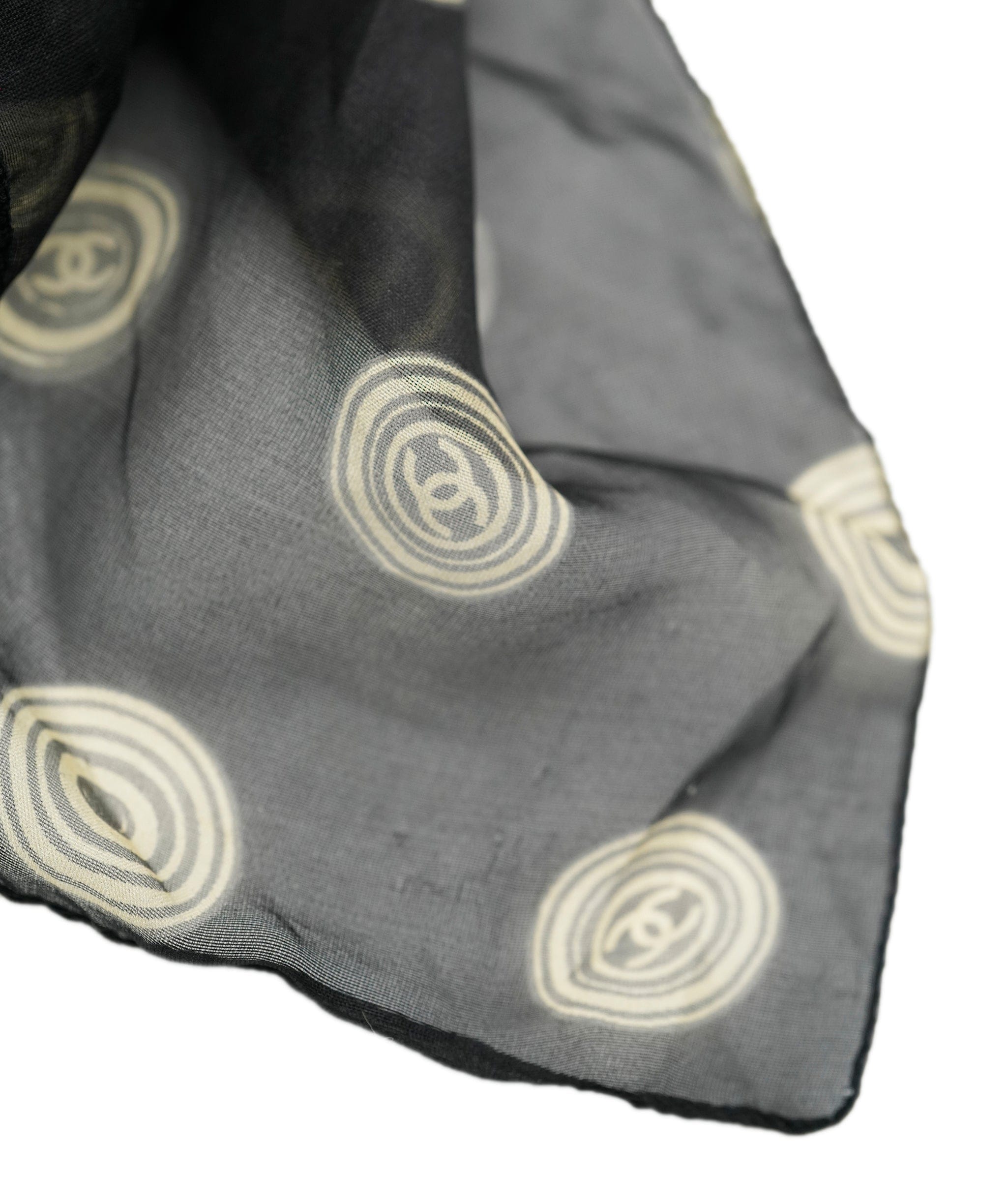 Chanel Chanel tie scarf, black with « Chanel CC », silk, very good conditions ASL10038