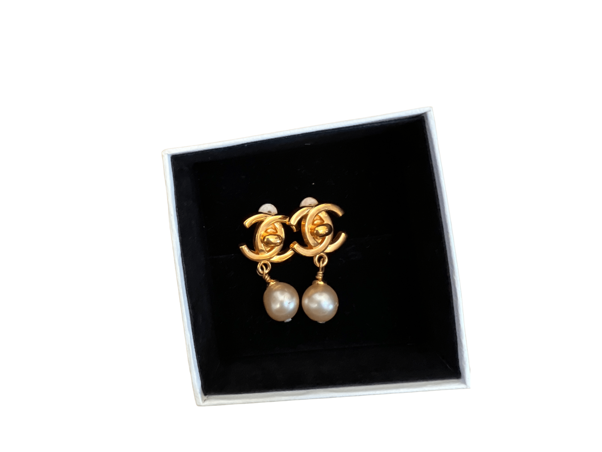 Chanel Turnlock Pearl Drop Earrings UKL1332 – LuxuryPromise