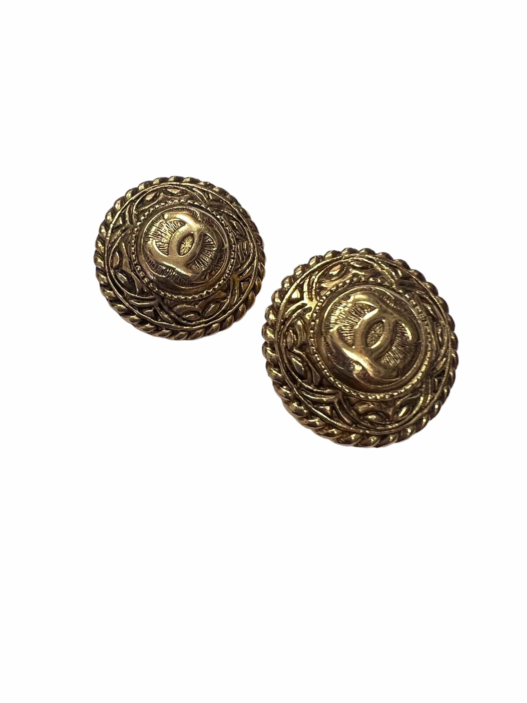 Chanel Chanel Vintage Clip-On Round Cocomark Earrings GHW SKC1504