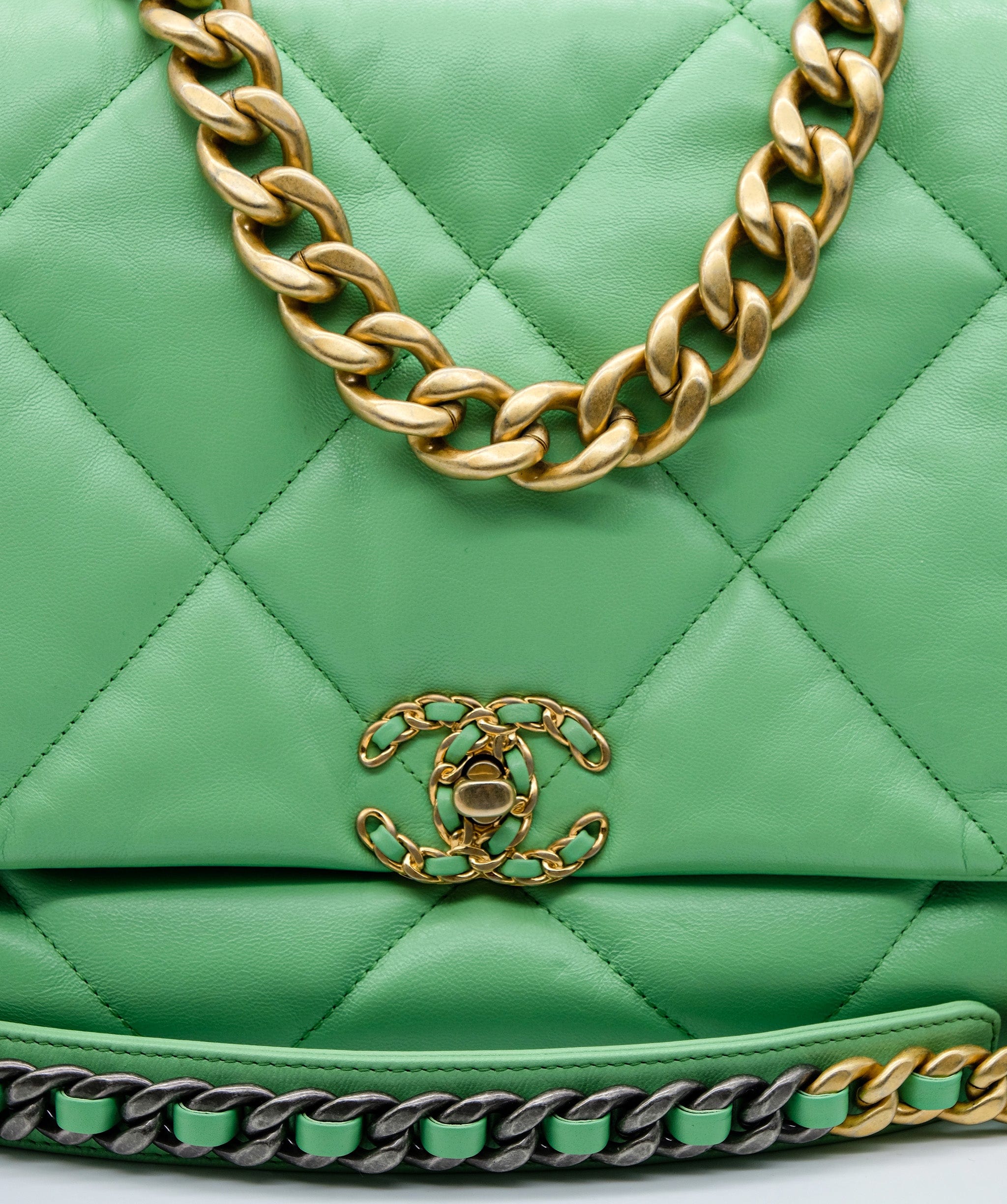 Chanel Chanel 19 Maxi Green Flap Bag RJC2232