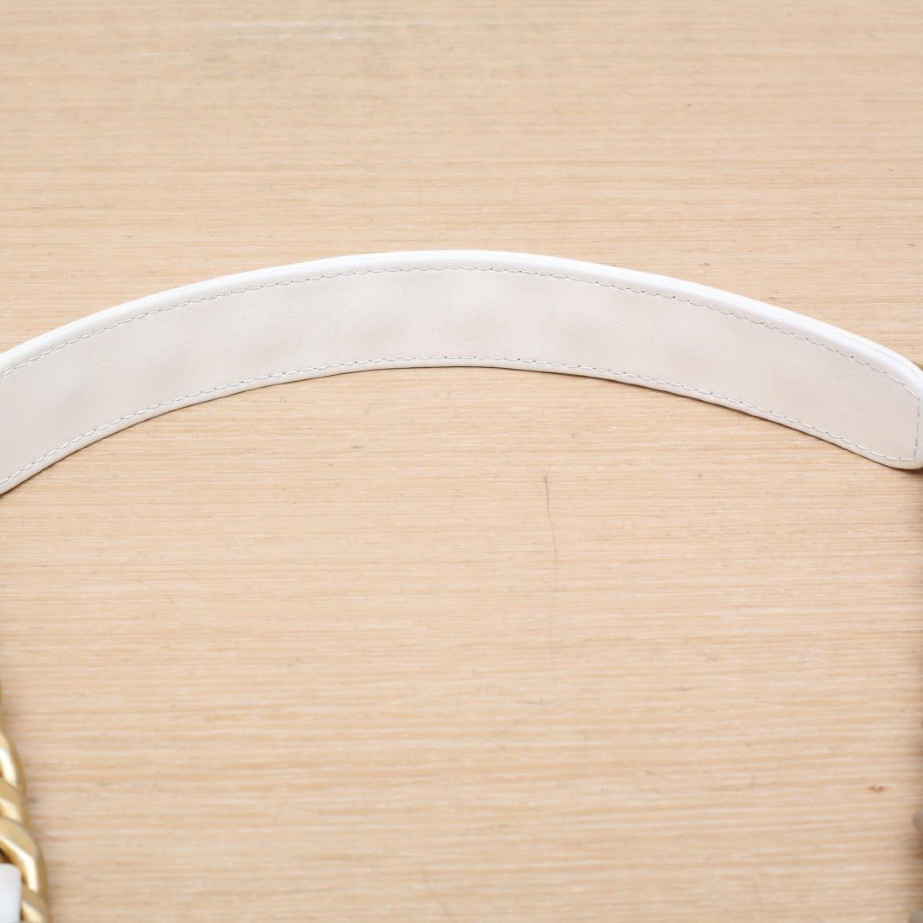 Chanel Chanel 19BAG Flap Bag Medium 30cm White Leather S Chip Closure Gold and Silver Buckle
No accessories ALC3147