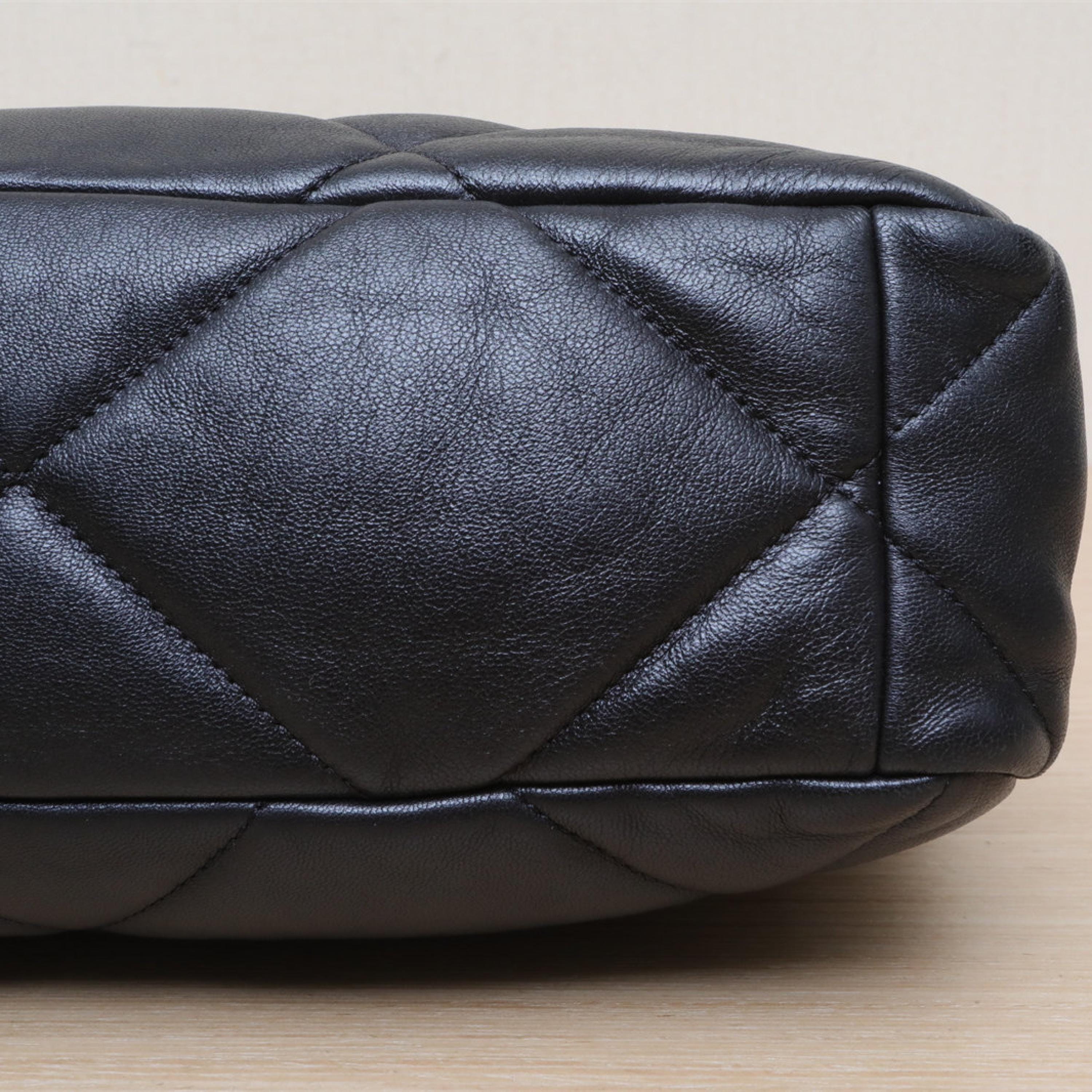 Chanel Chanel 19BAG Medium Flap Bag, 30cm, Black, S 31k Leather, Gold and Silver Buckle
Instructions, ID card ALC3173