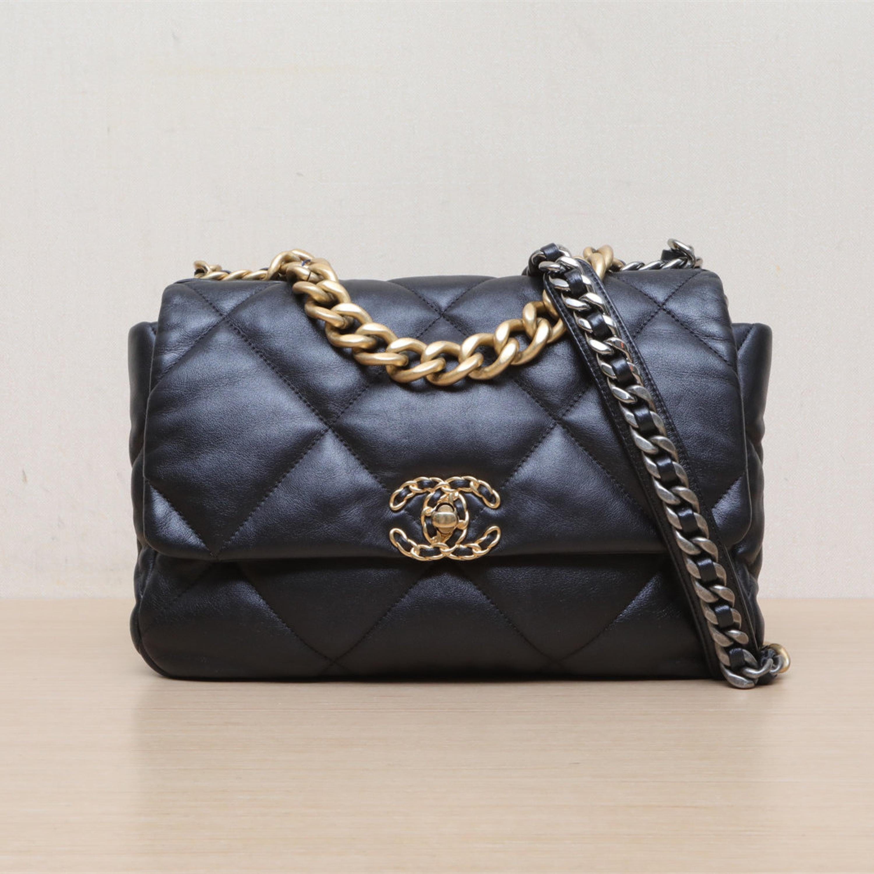 Chanel Chanel 19BAG Medium Flap Bag, 30cm, Black, S 31k Leather, Gold and Silver Buckle
Instructions, ID card ALC3173