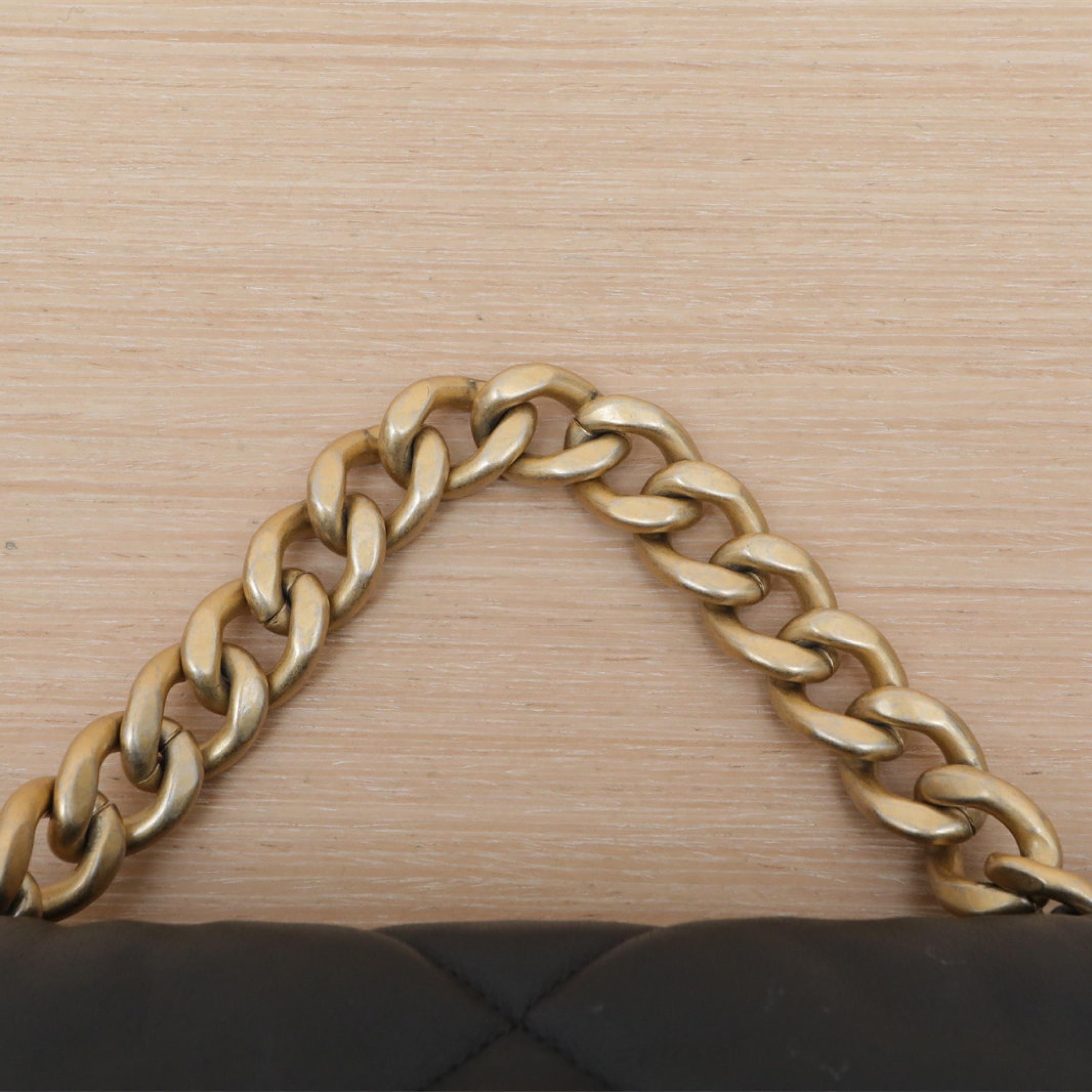 Chanel Chanel 19BAG Medium Flap Bag, 30cm, Black, S 31k Leather, Gold and Silver Buckle
Instructions, ID card ALC3173