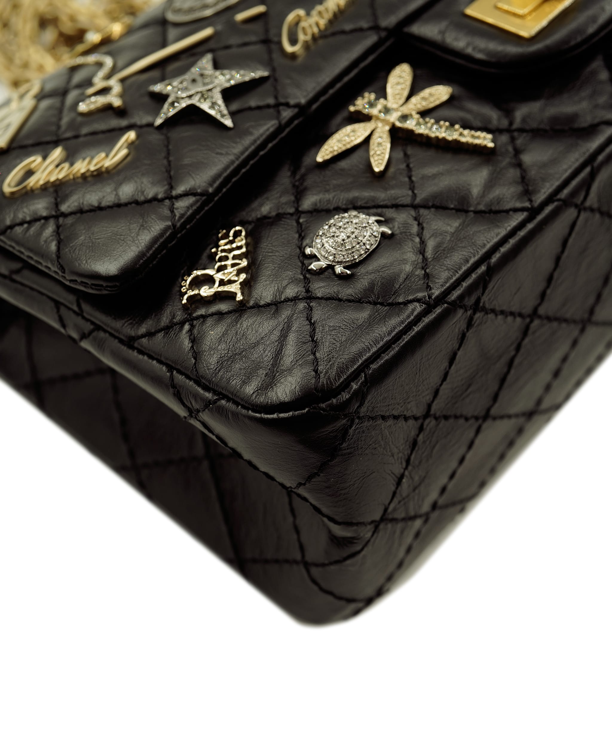 Chanel Chanel 2.55 reissue charms AKC0763