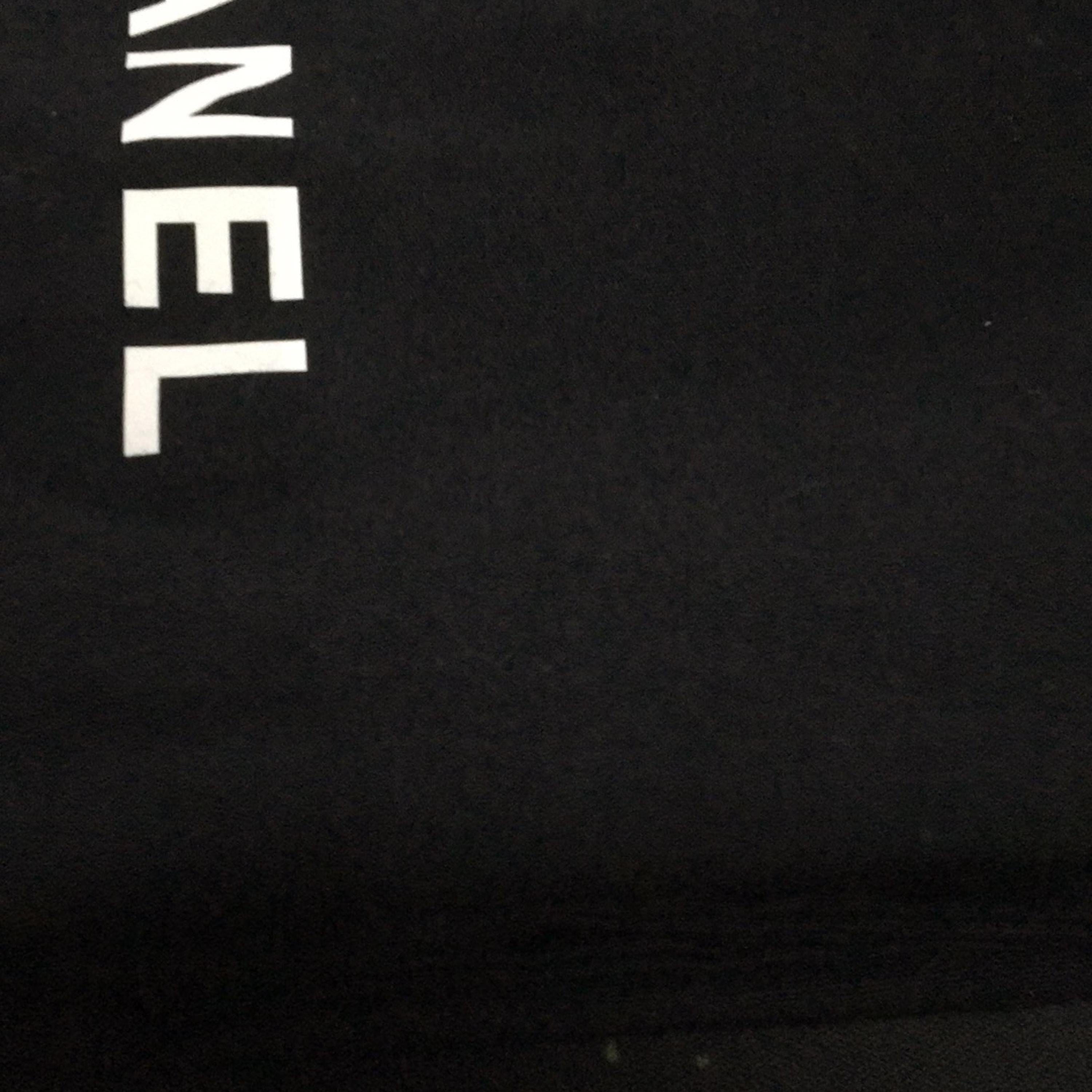 Chanel Chanel 22C Acrylic Thick Chain Handle Flap Bag 24cm Fuchsia Leather S 29k Gold Buckle
Original dust bag, ID card ALC3176