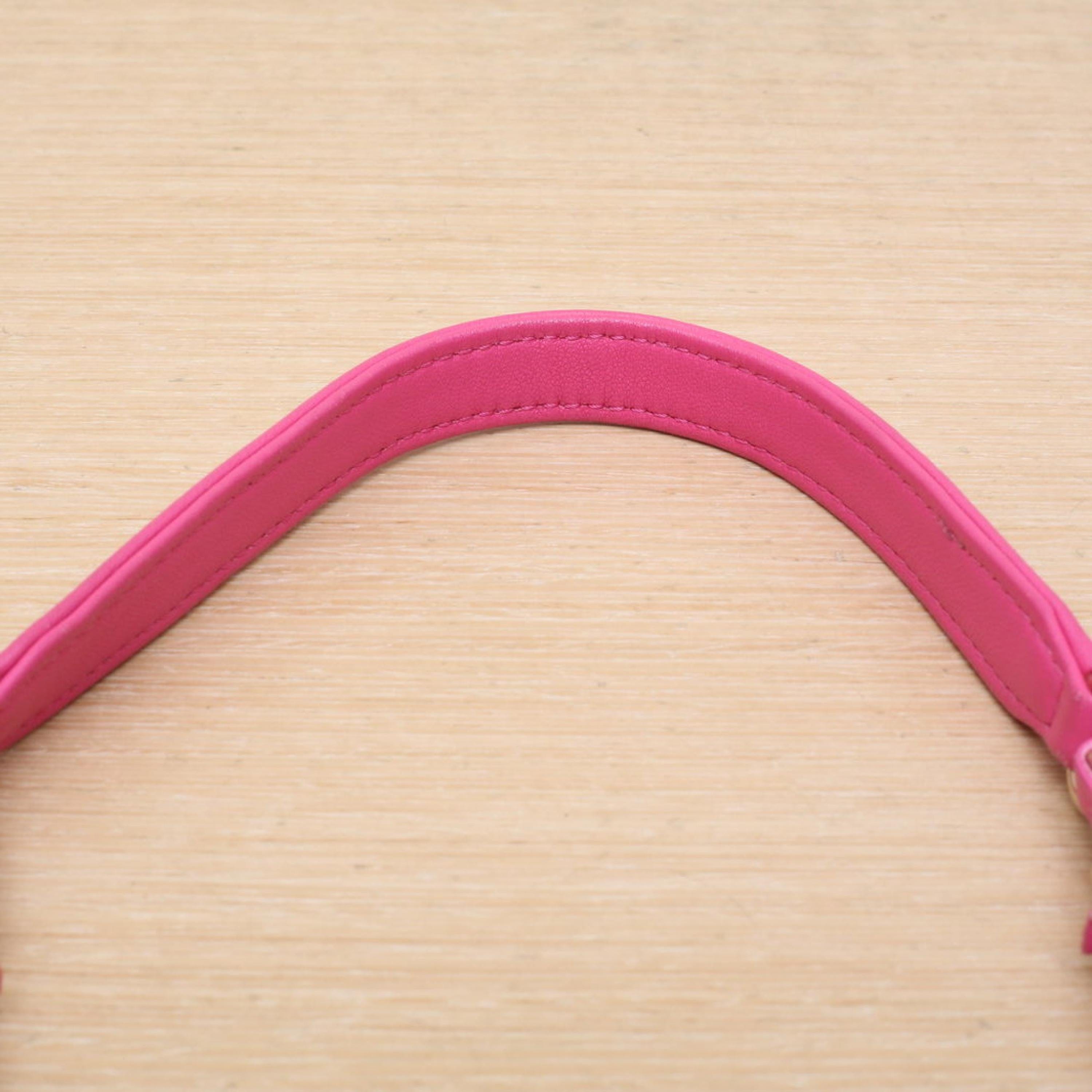 Chanel Chanel 22C Acrylic Thick Chain Handle Flap Bag 24cm Fuchsia Leather S 29k Gold Buckle
Original dust bag, ID card ALC3176