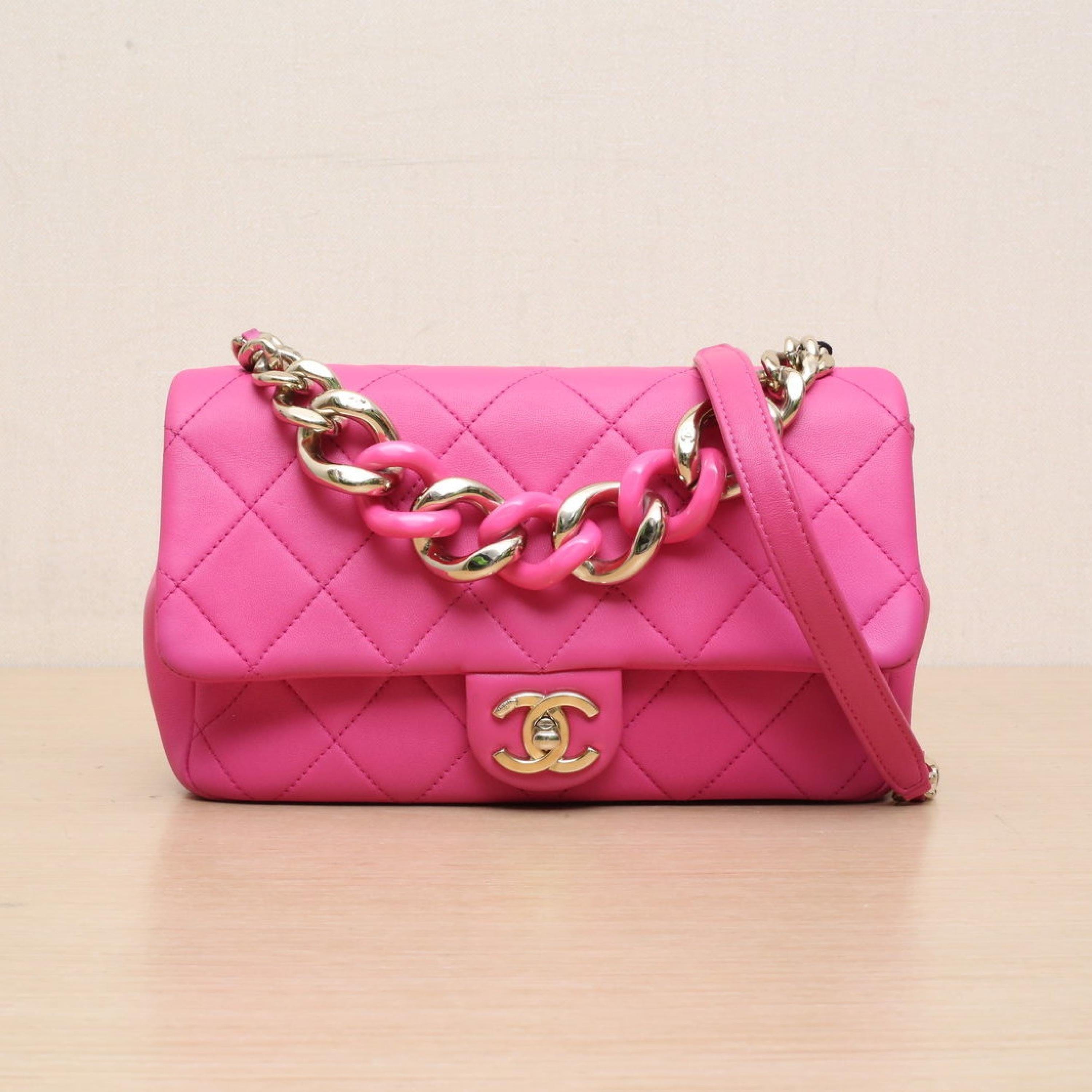 Chanel Chanel 22C Acrylic Thick Chain Handle Flap Bag 24cm Fuchsia Leather S 29k Gold Buckle
Original dust bag, ID card ALC3176