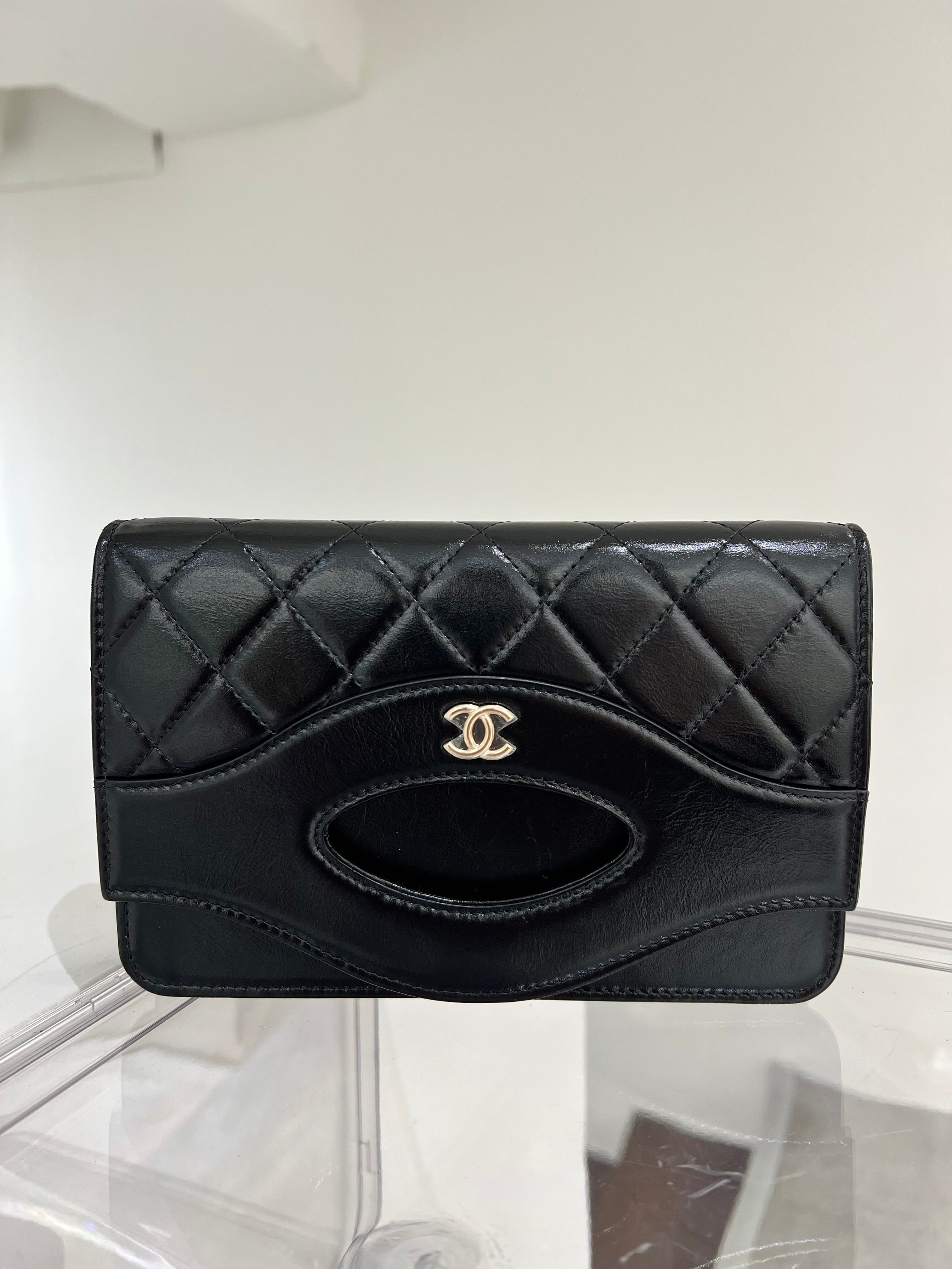 CHANEL CHANEL 31 GLAZED CALF BLACK MATELASSE WALLET ON CHAIN 2000000134963