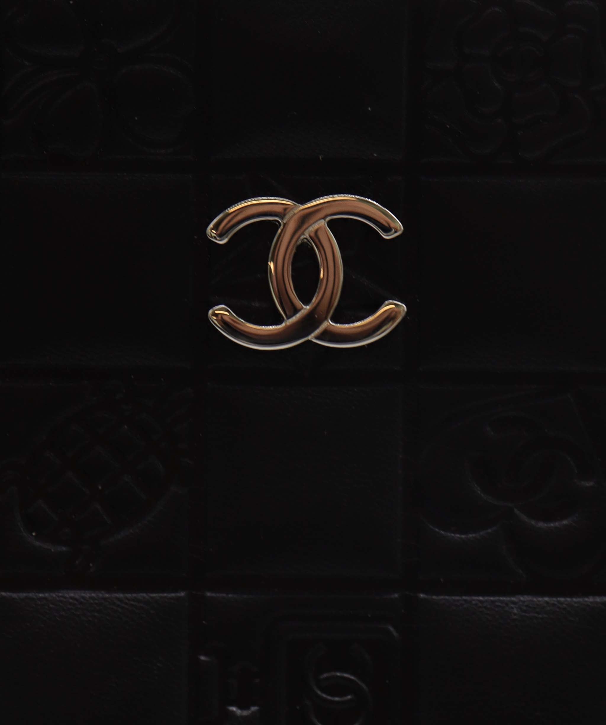 Chanel chanel black cc pouch with box DXBS1534