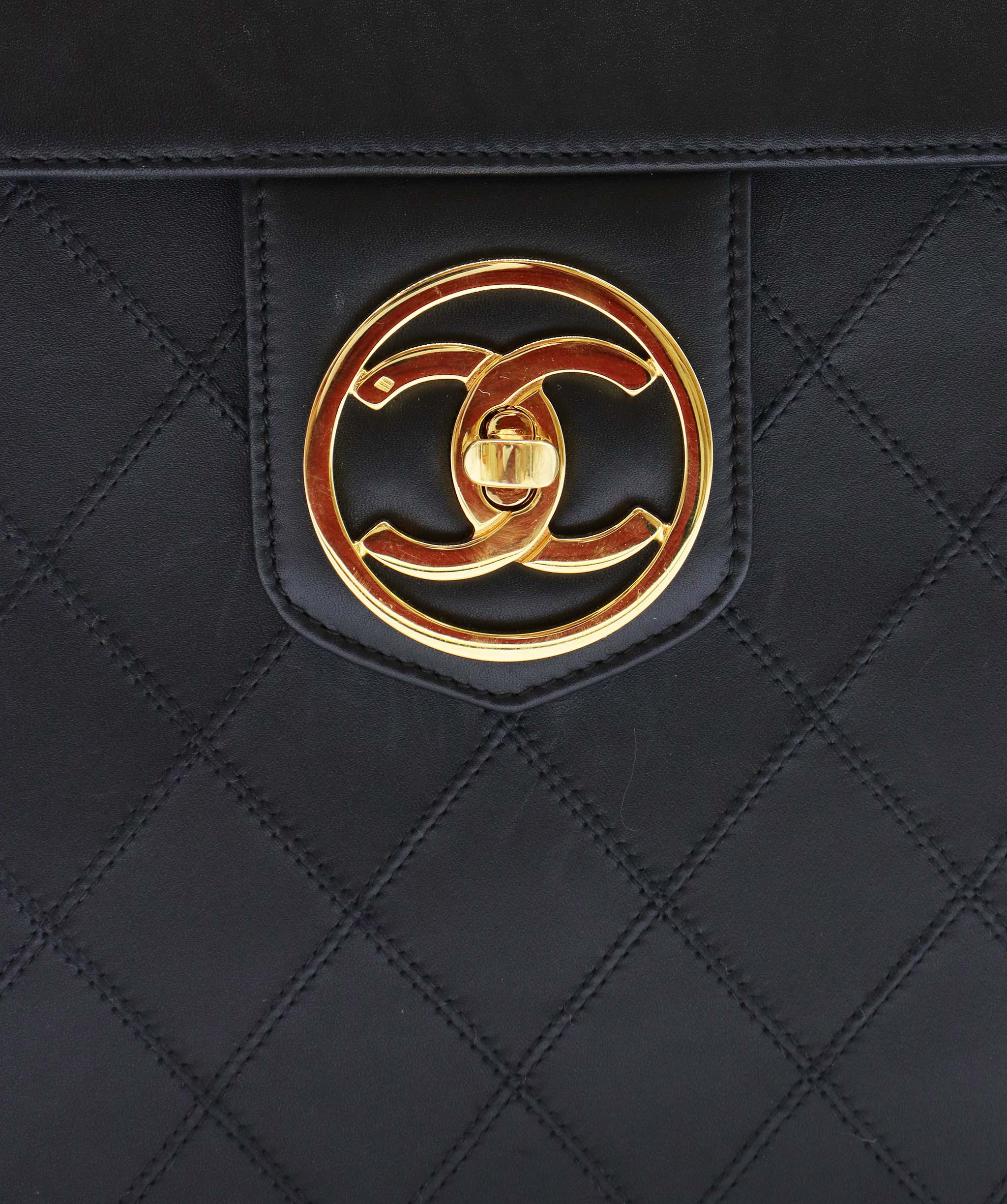 Chanel CHANEL Black Vanity turnlock bag 90244693 DXBS0592