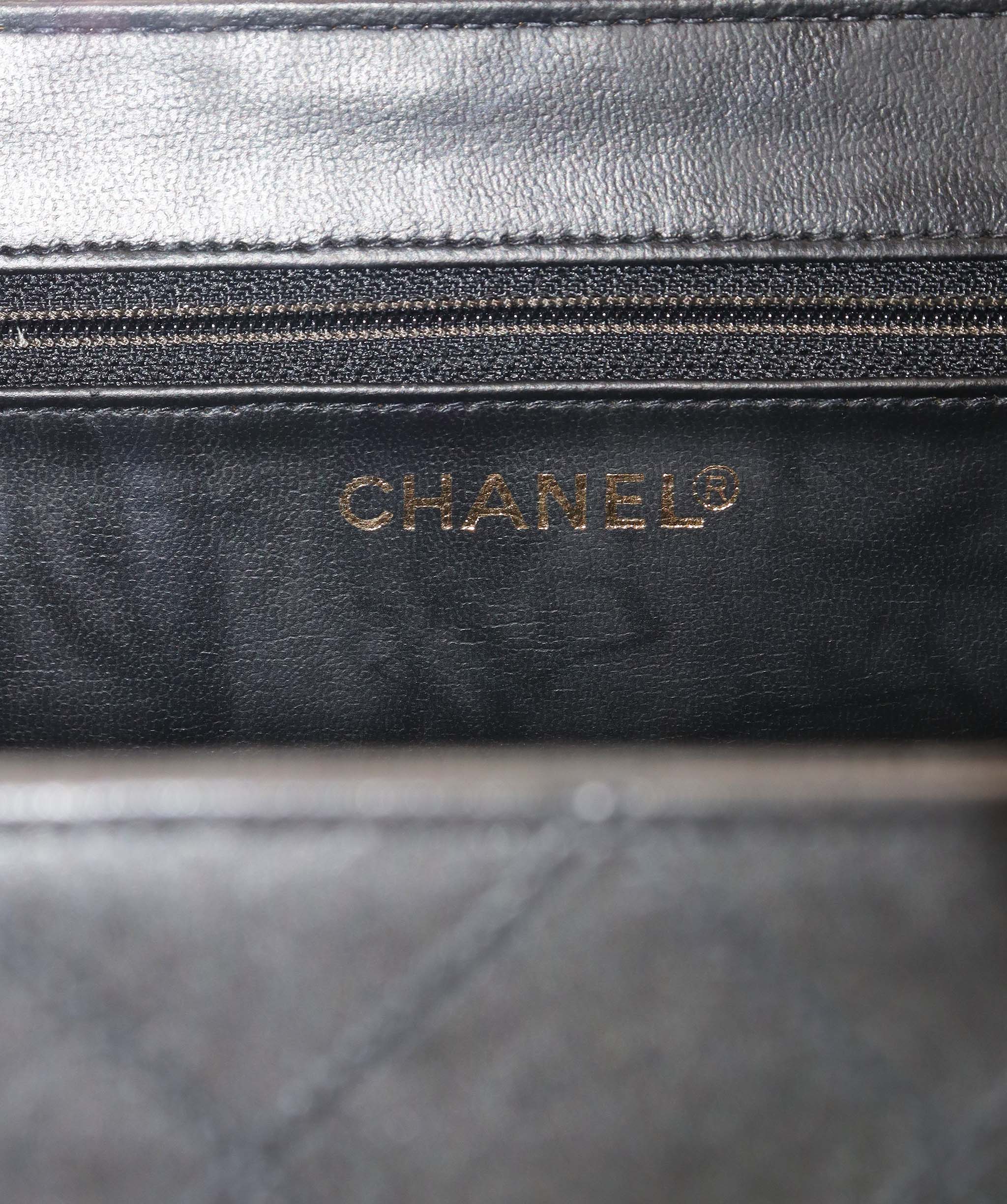 Chanel CHANEL Black Vanity turnlock bag 90244693 DXBS0592