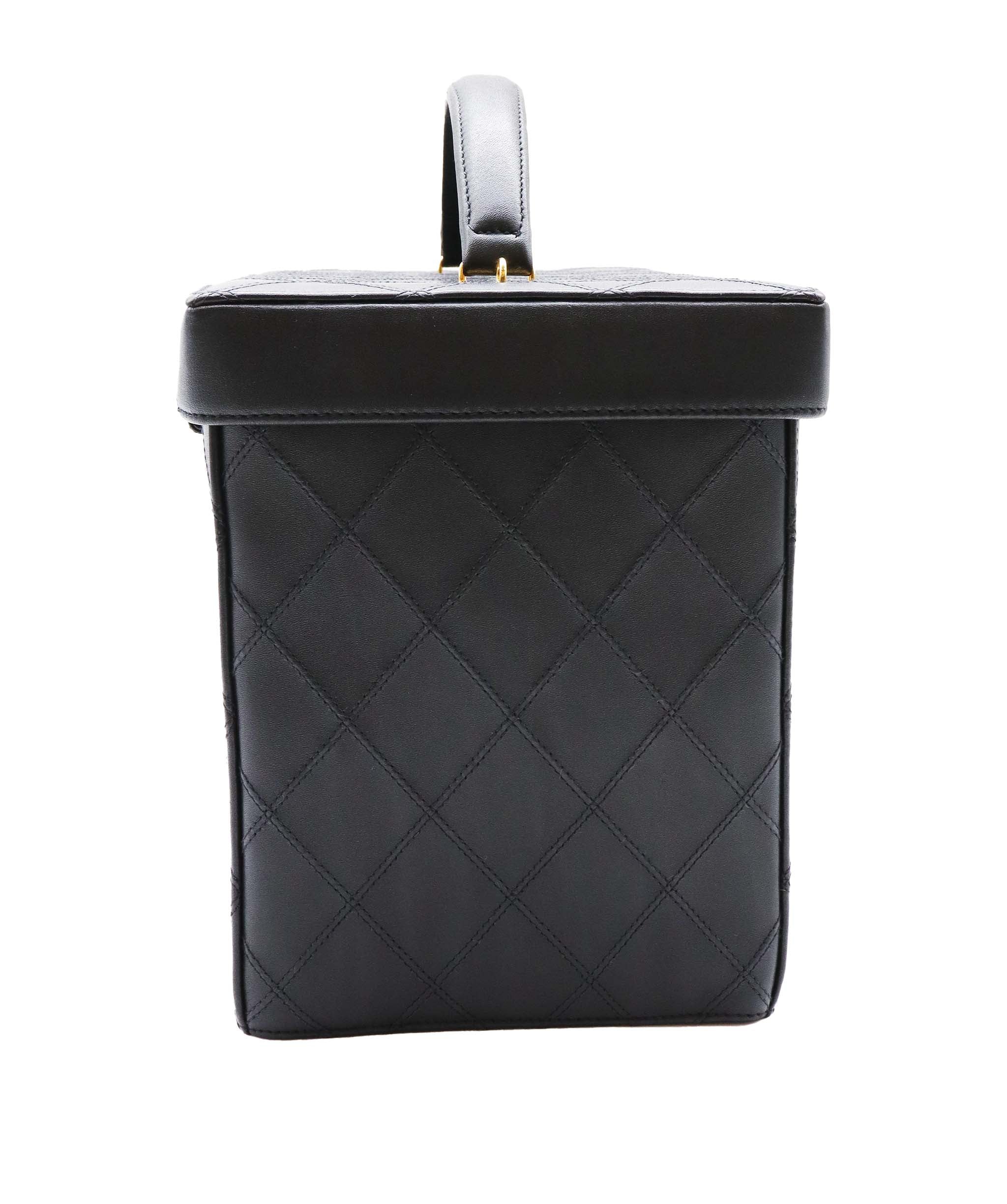 Chanel CHANEL Black Vanity turnlock bag 90244693 DXBS0592