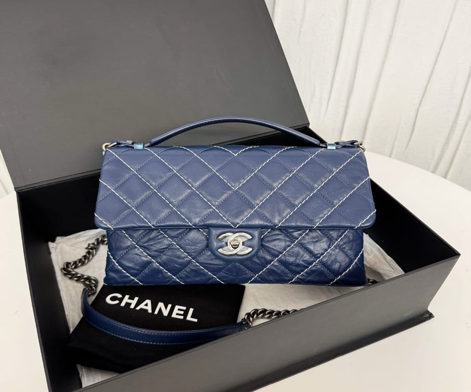 Chanel Chanel blue calfskin leather chain bag with external stitching (23mm opening, no card) 27 14910116