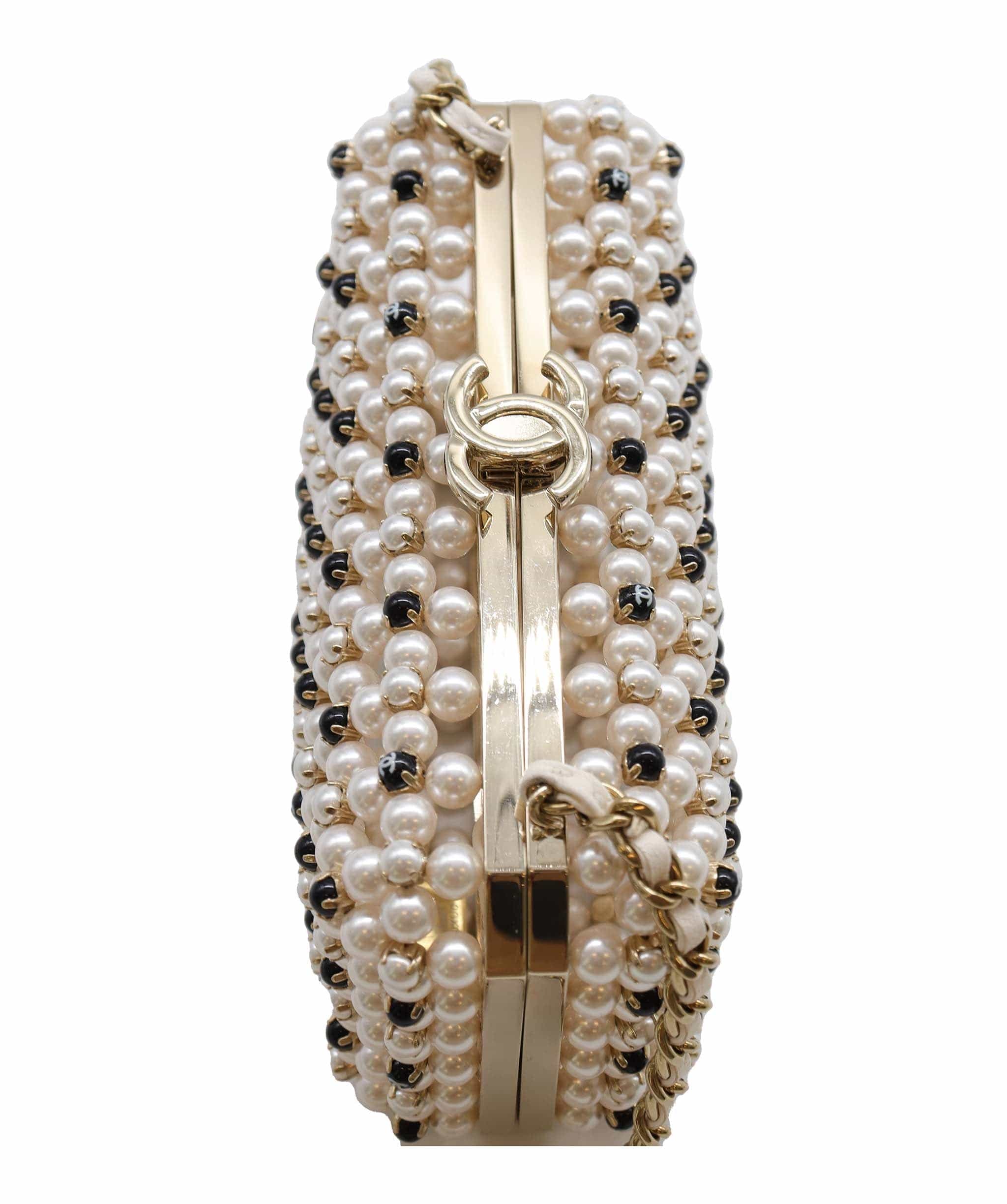 Chanel Chanel Caged Pearl Minaudiere Black White - DXBS2525