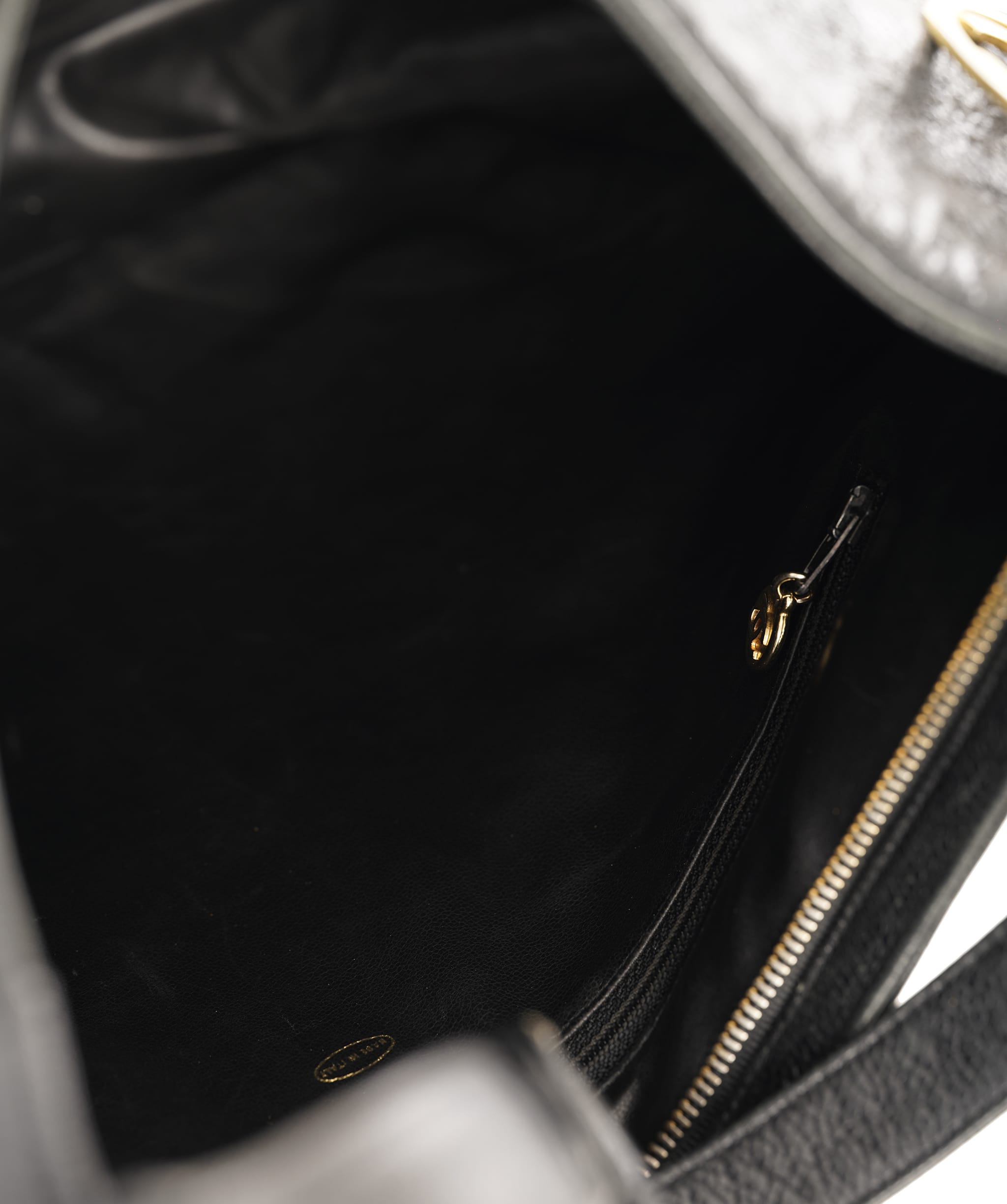 Chanel Chanel Caviar 31 Hobo - BLACK ALC4160