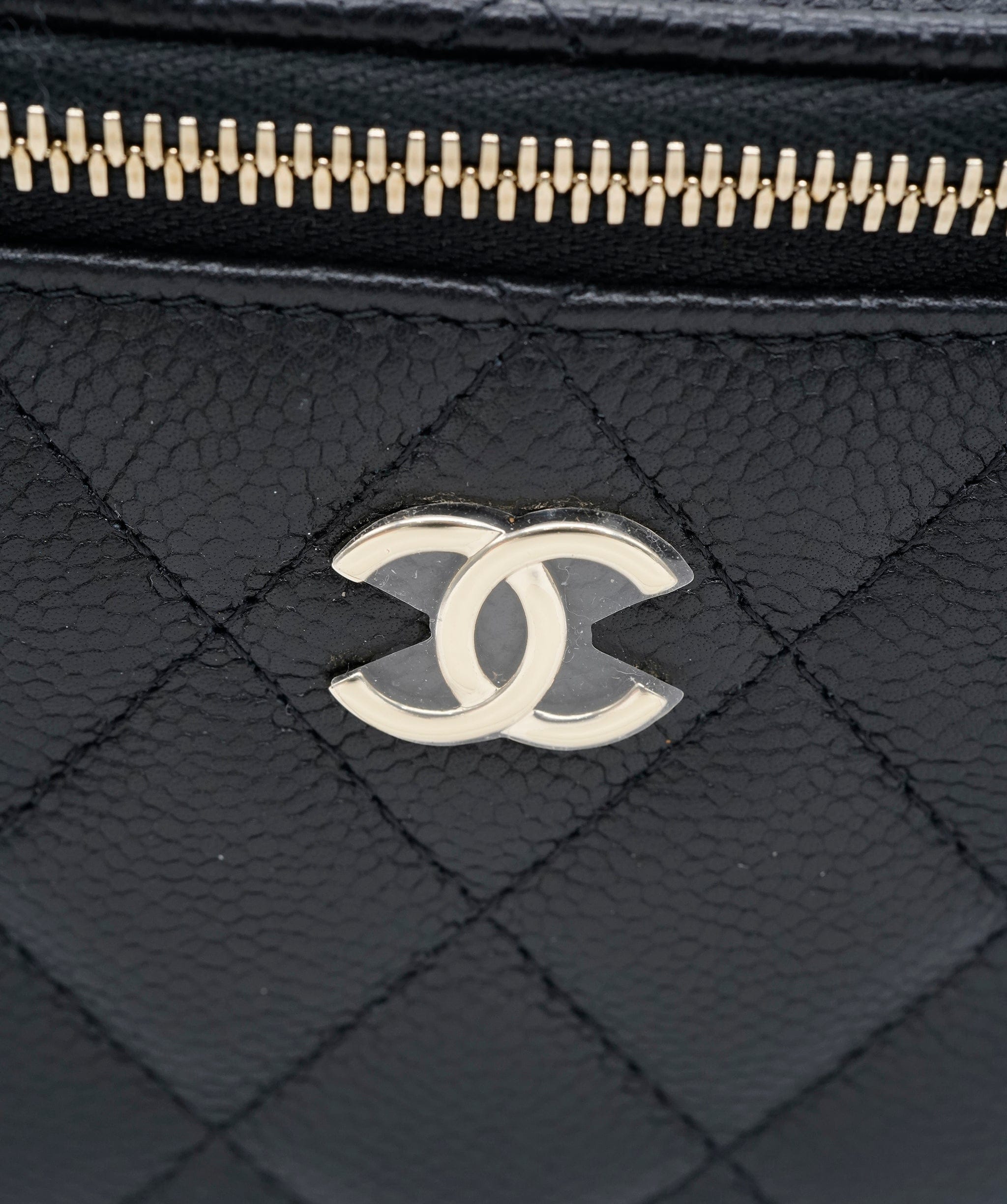 Chanel Chanel Caviar Small Vanity  ALC3014