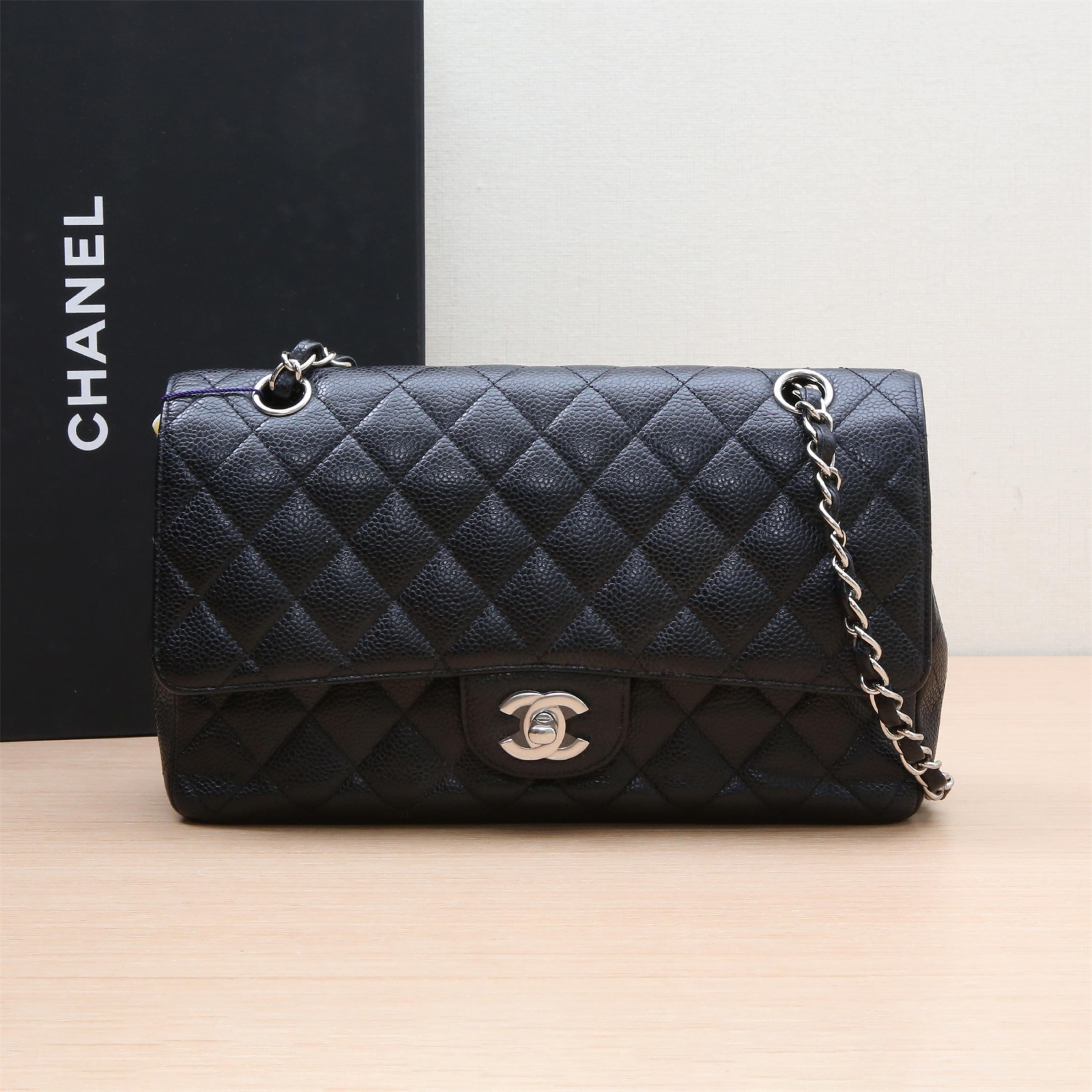 Chanel Chanel CF Flap Bag Medium 25.5cm Black Lychee Leather C Silver Buckle Lychee Leather C 14k Silver Buckle
Box ALC3153