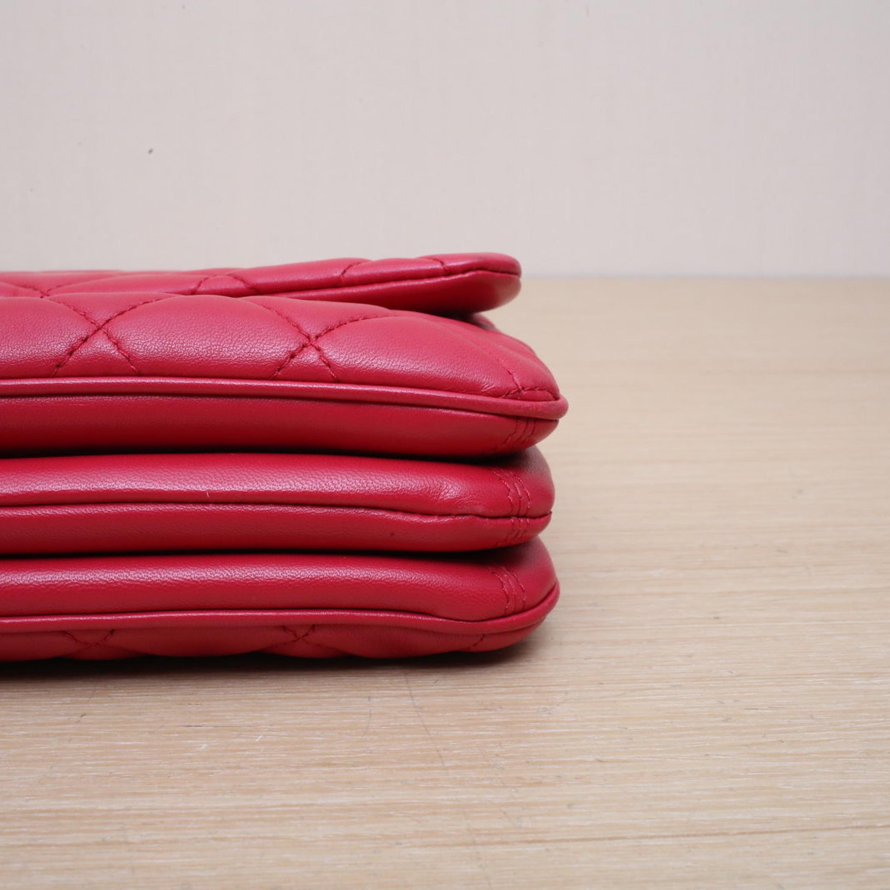 Chanel Chanel CF Flap Bag Single Flap JUMBO 30cm Rose Red Leather S 19k Silver Buckle
Original dust bag, ID card ALC3169