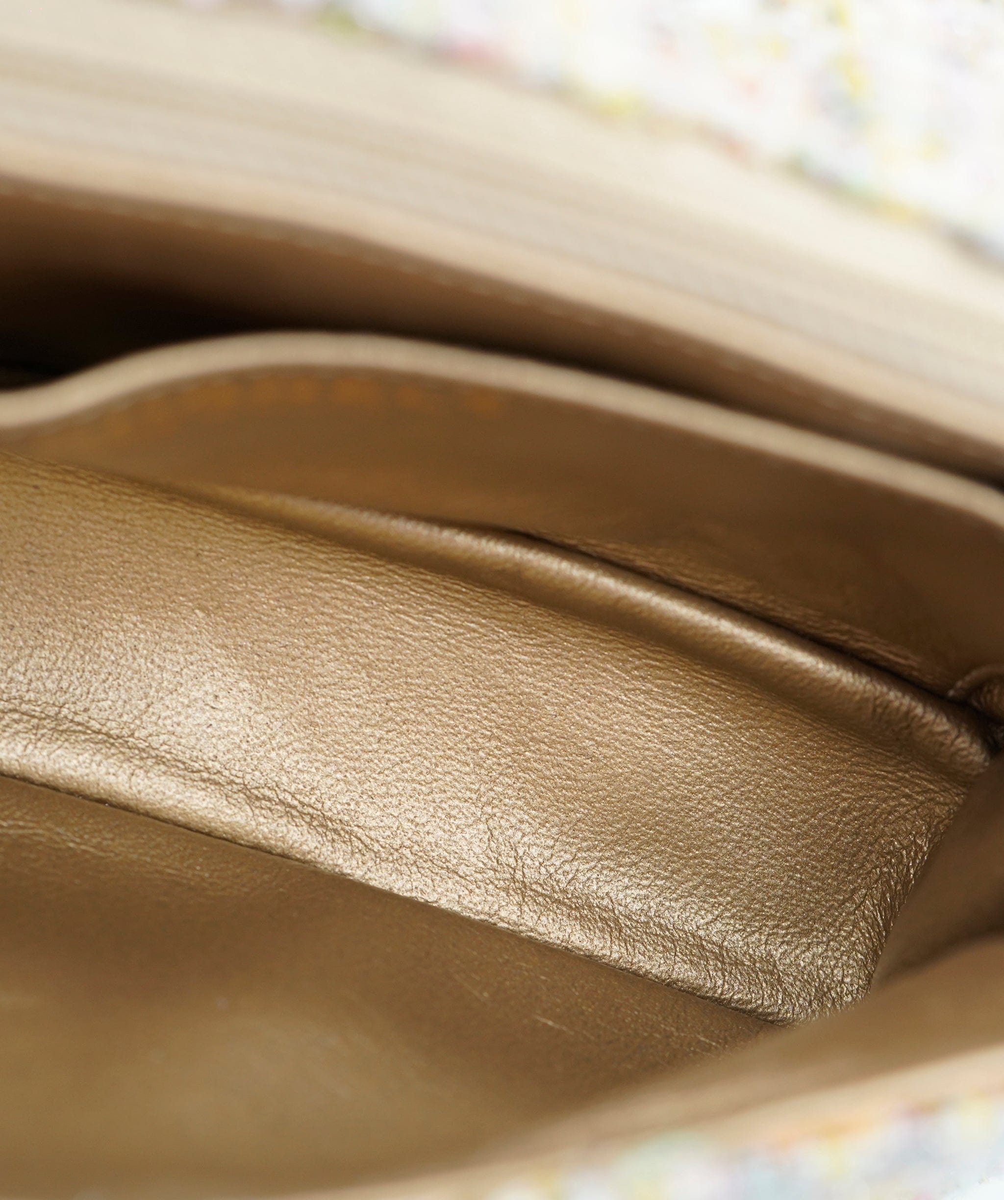 Chanel Chanel Garden Party Tweed Reissue Crossbody  ALC2631