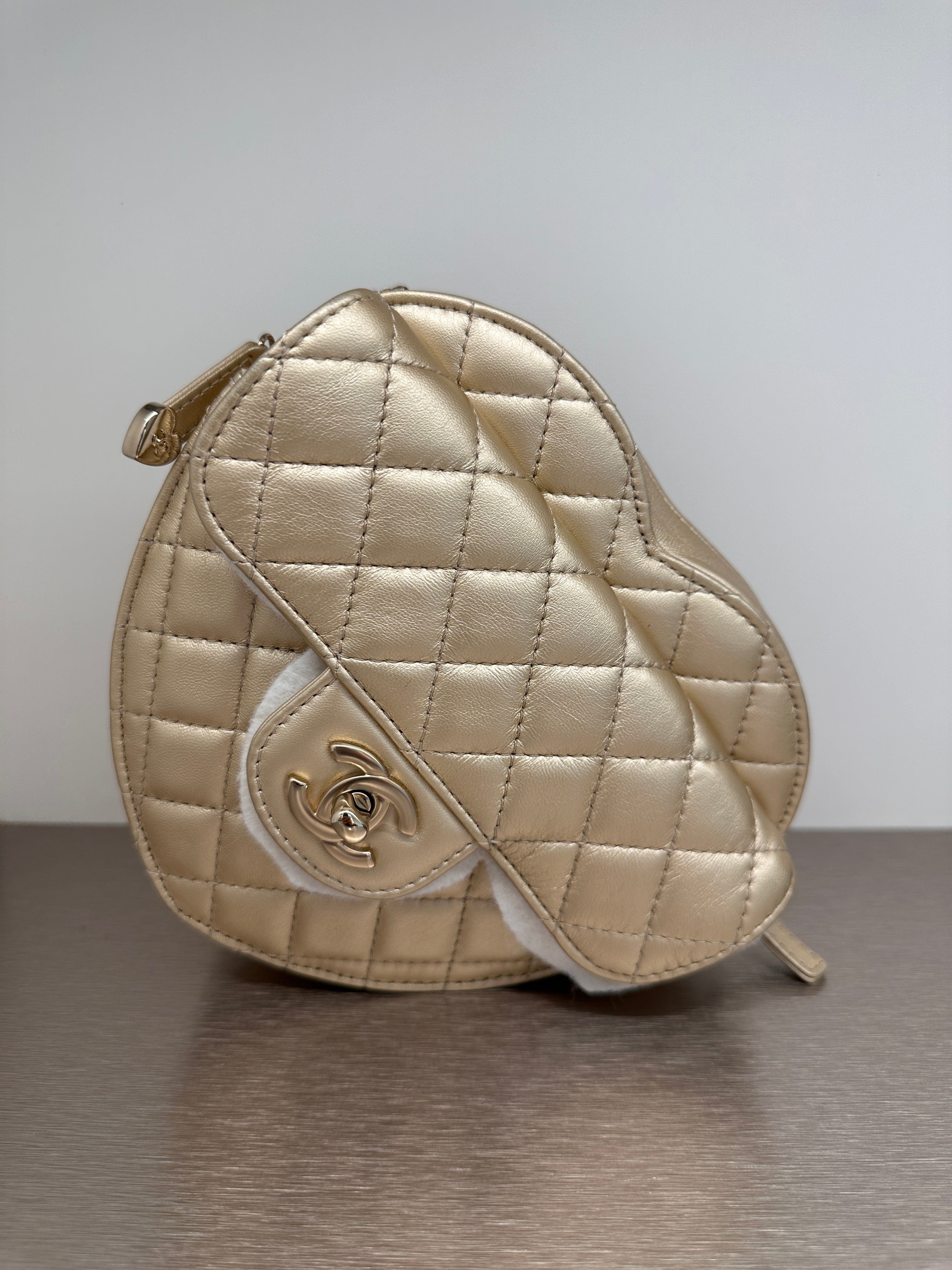 Chanel Chanel Heart Large Gold SKC8184H