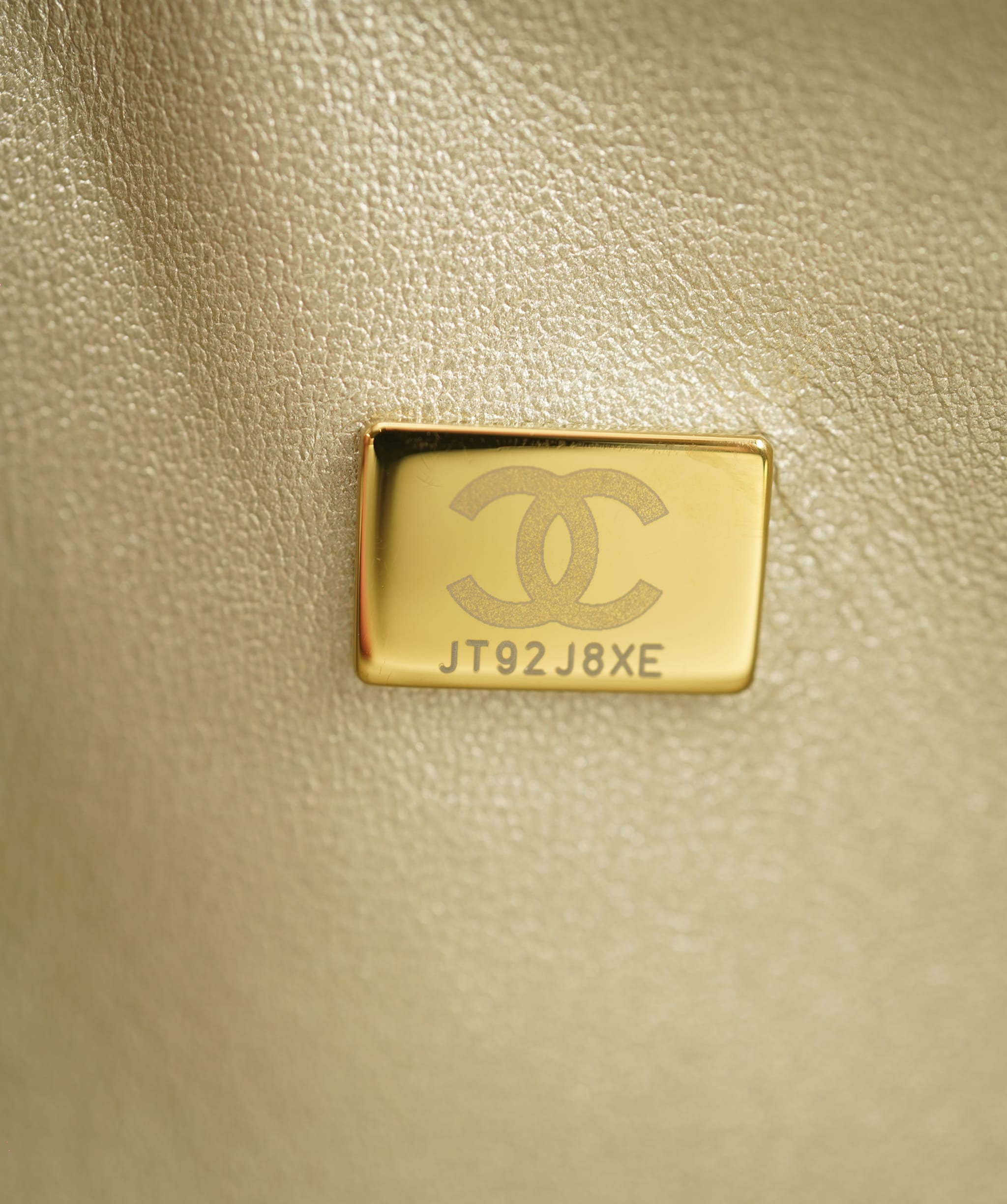 Chanel Chanel medium classic flap gold AKC0762