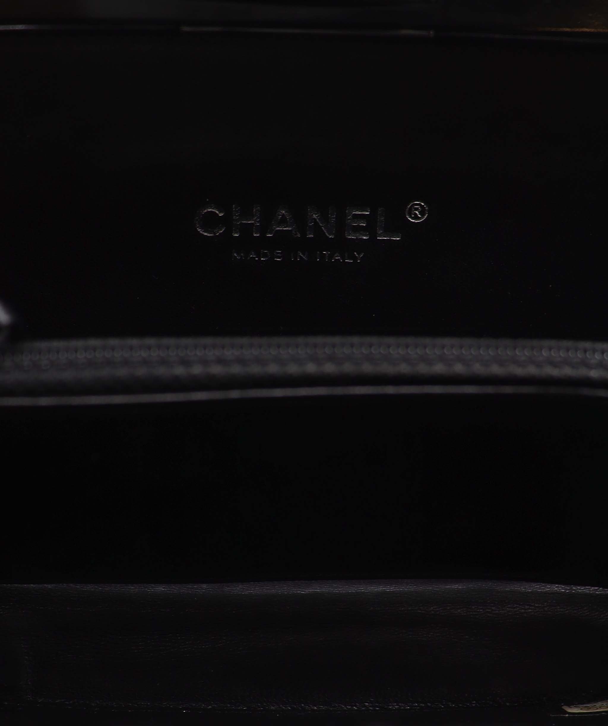 Chanel Chanel Pearl Lego Clutch DXBS3163