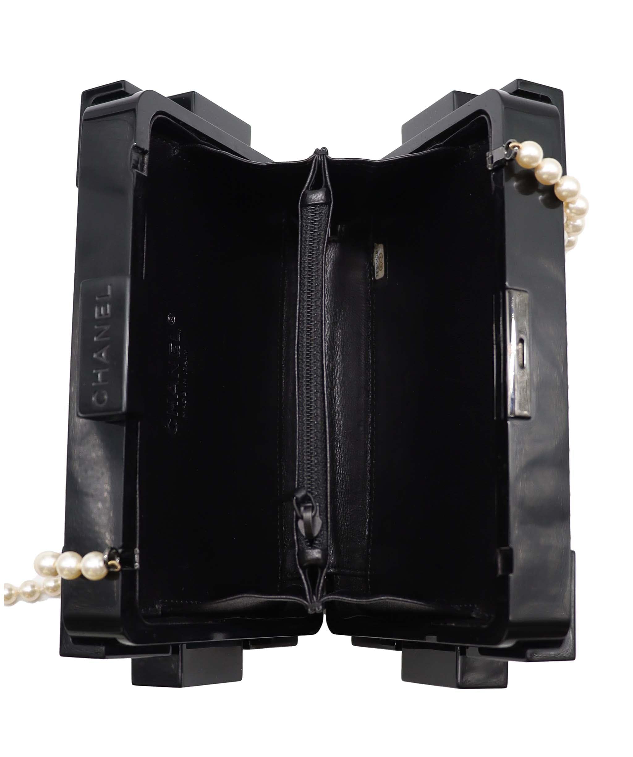 Chanel Chanel Pearl Lego Clutch DXBS3163