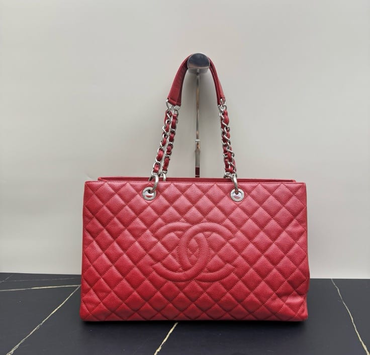 CHANEL Chanel Red Caviar Quilted Grand Shopping Tote (GST) 23206169