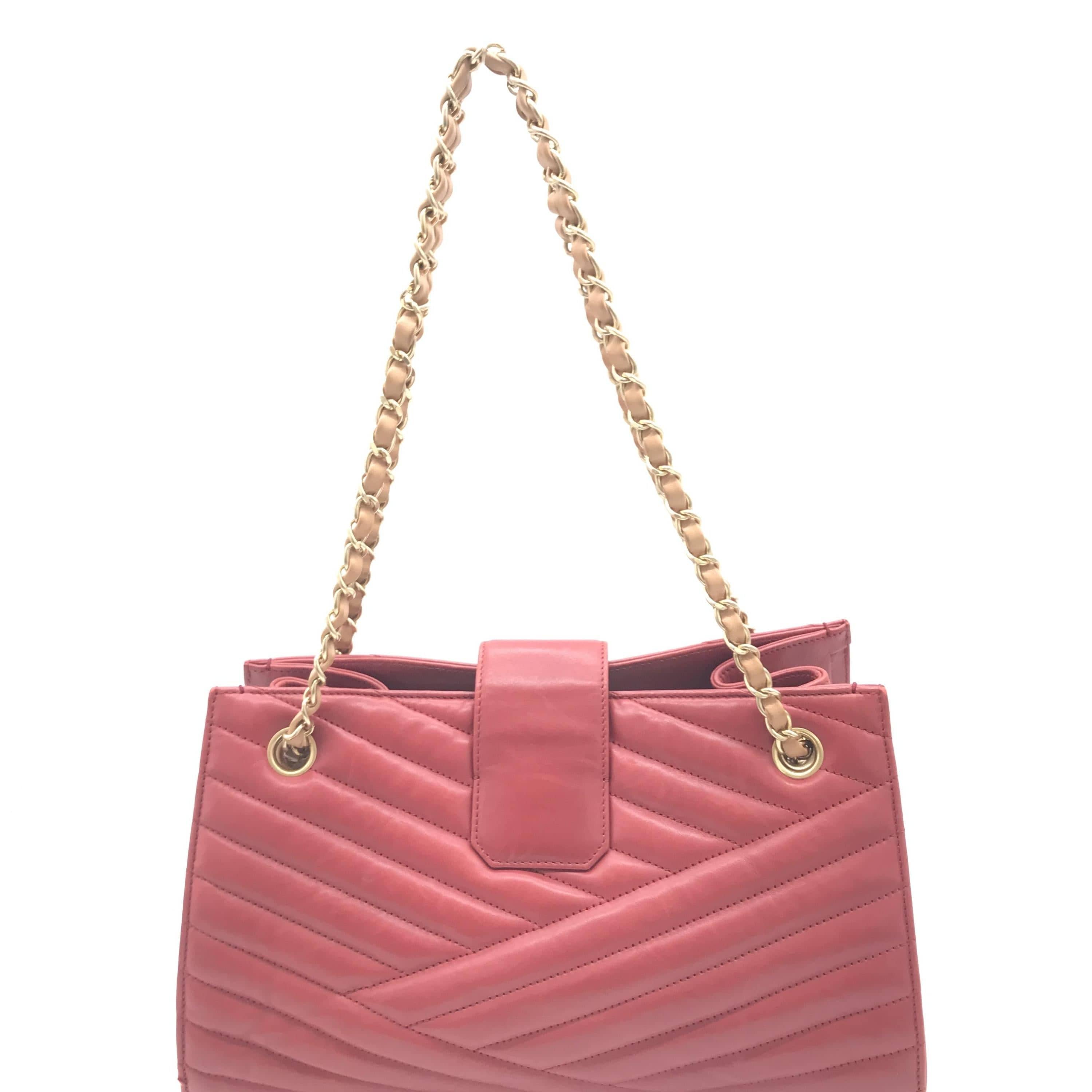 Chanel Chanel Red Chevron Leather Chain Tote ALC3189