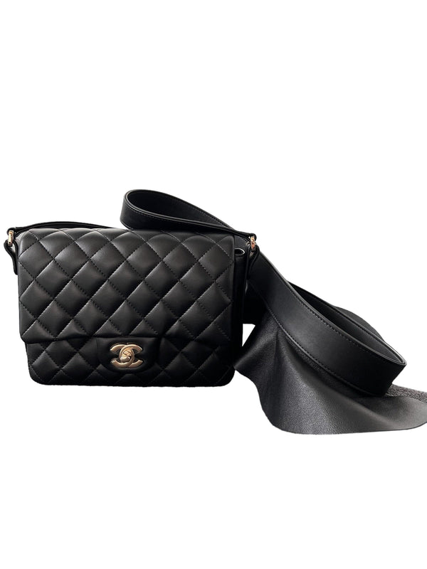 Chanel Chanel Ruffles Flap Black LGHW SYCY218