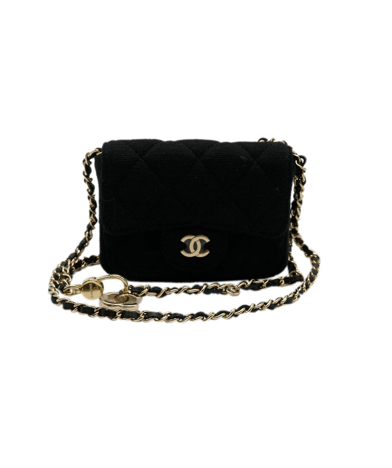 CHANEL Lambskin Quilted CC In Love Heart Waist Belt Bag With Chain Black  1242943  FASHIONPHILE