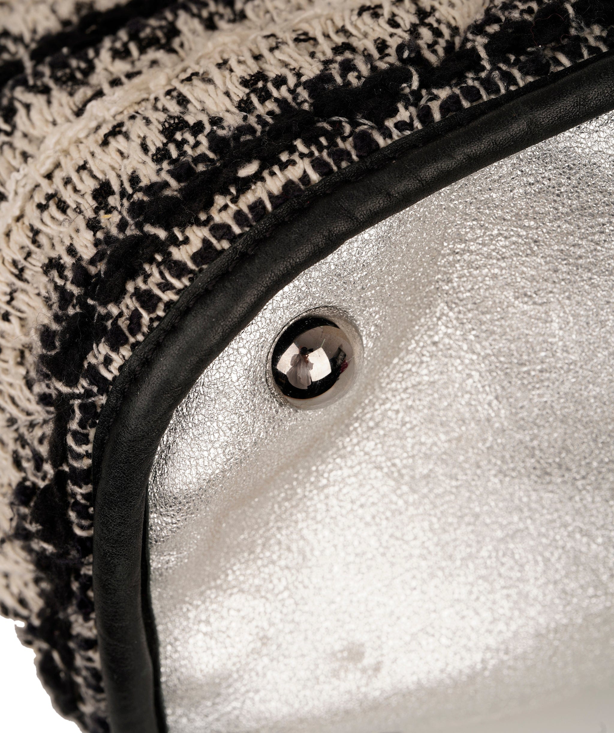 Chanel Chanel tote fur arctic FW2010 bag - APC0031