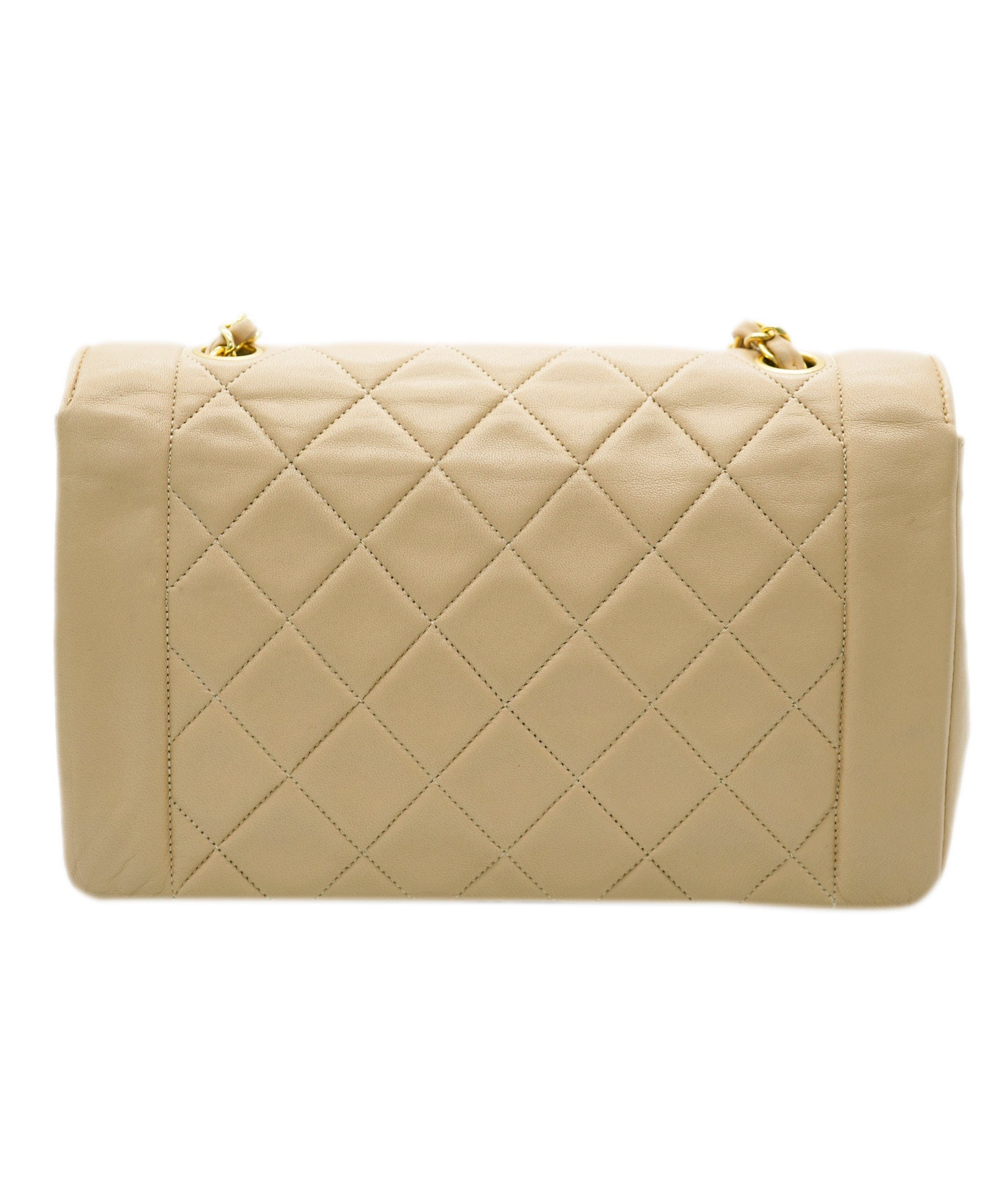 Chanel Chanel Vintage Matelasse Beige Lambskin Flap DBXS0025