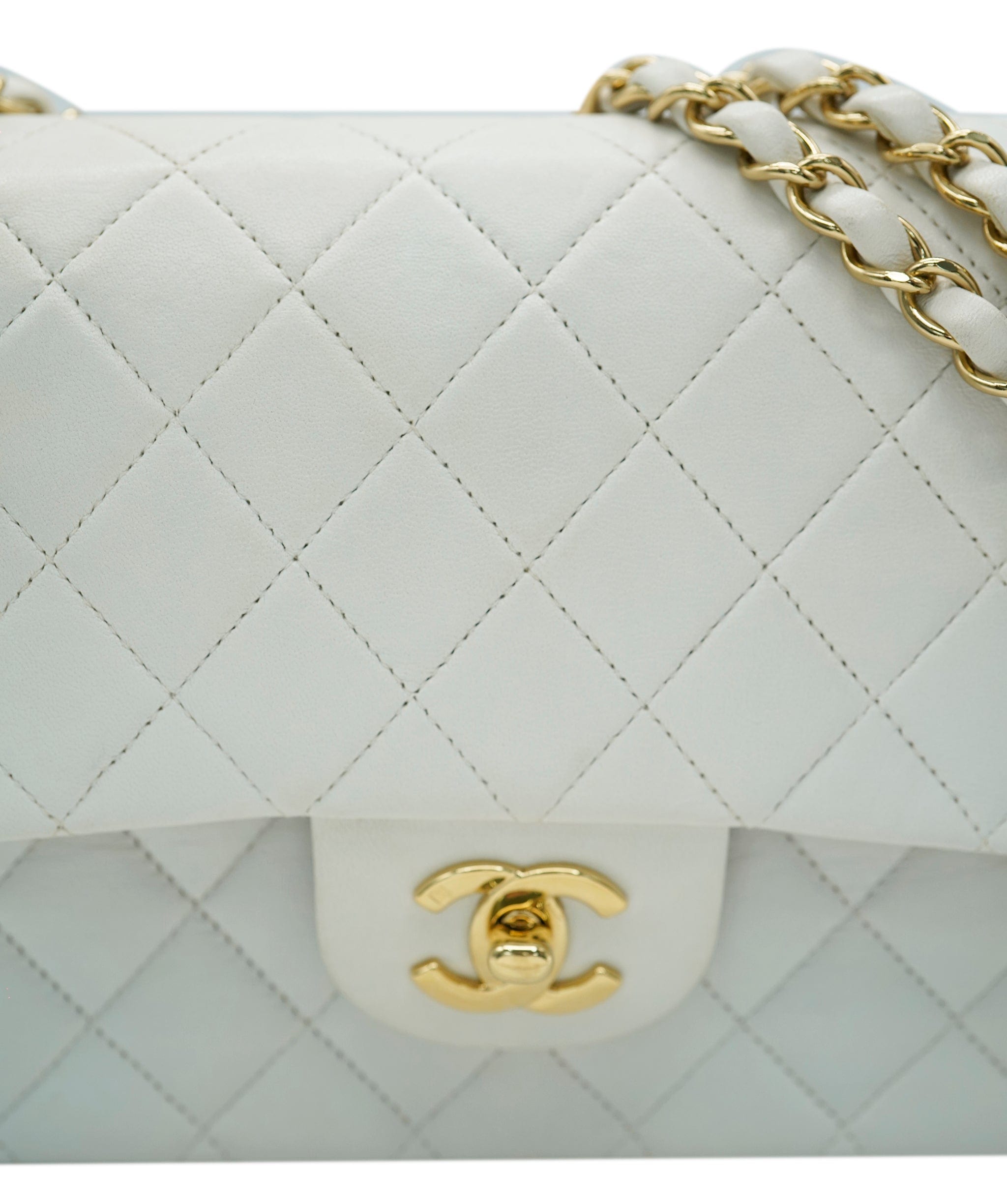 Chanel Chanel Vintage Medium White Classic Flap DBXS0028