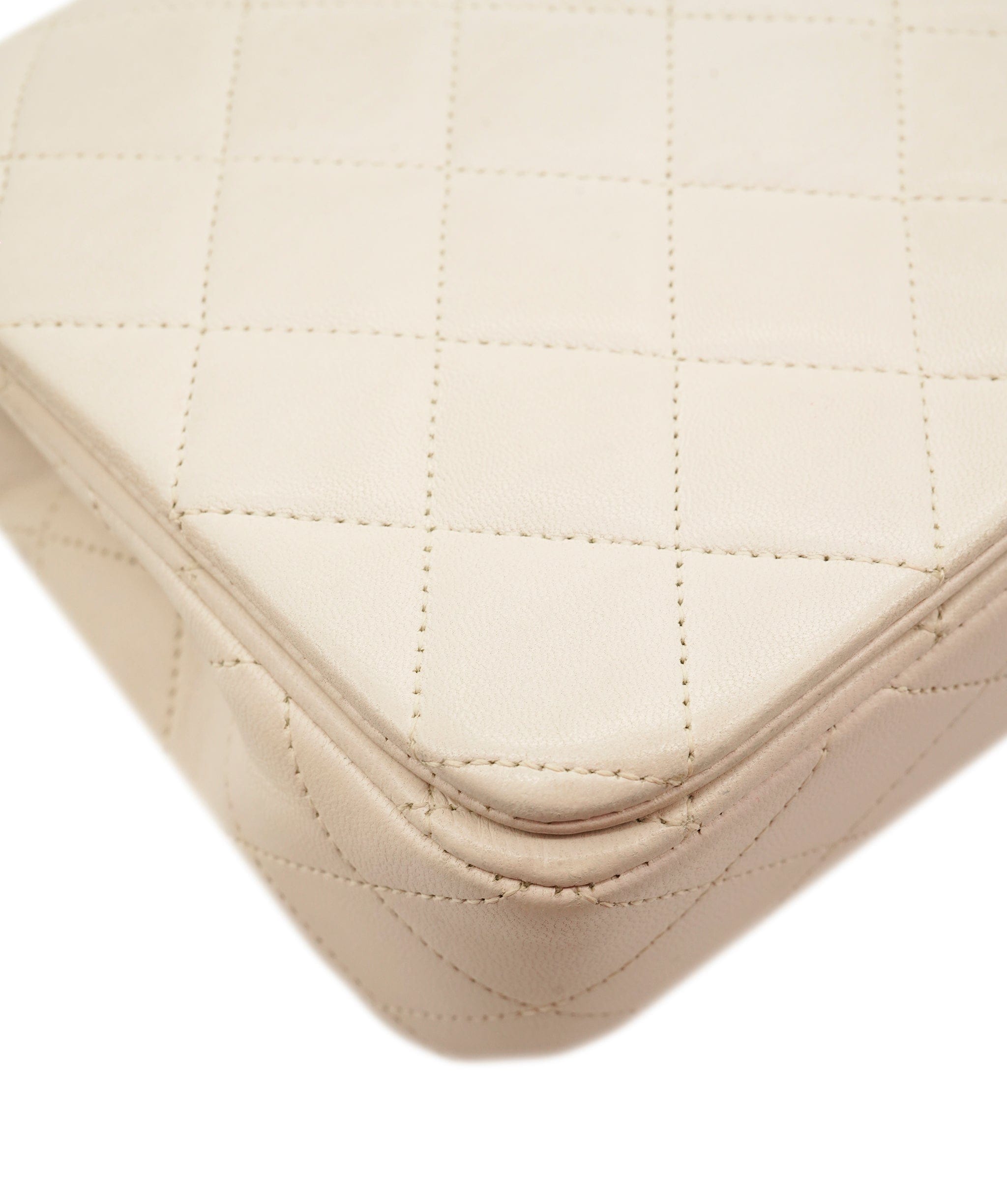 Chanel Chanel Vintage White Diana Lambskin Crossbody Bag ALC3537