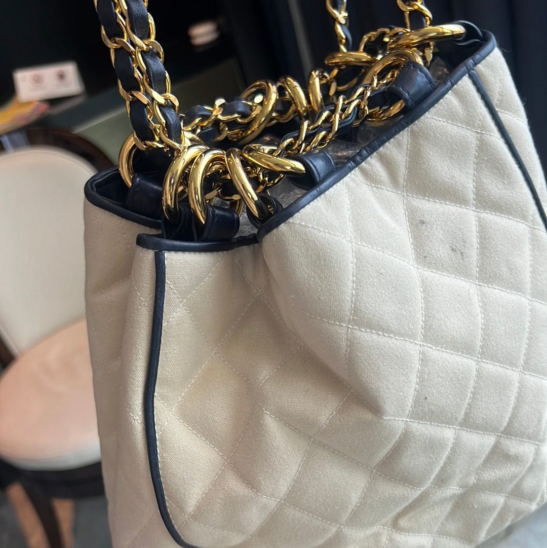 Chanel Chanel White Bucket Bag ASC4948