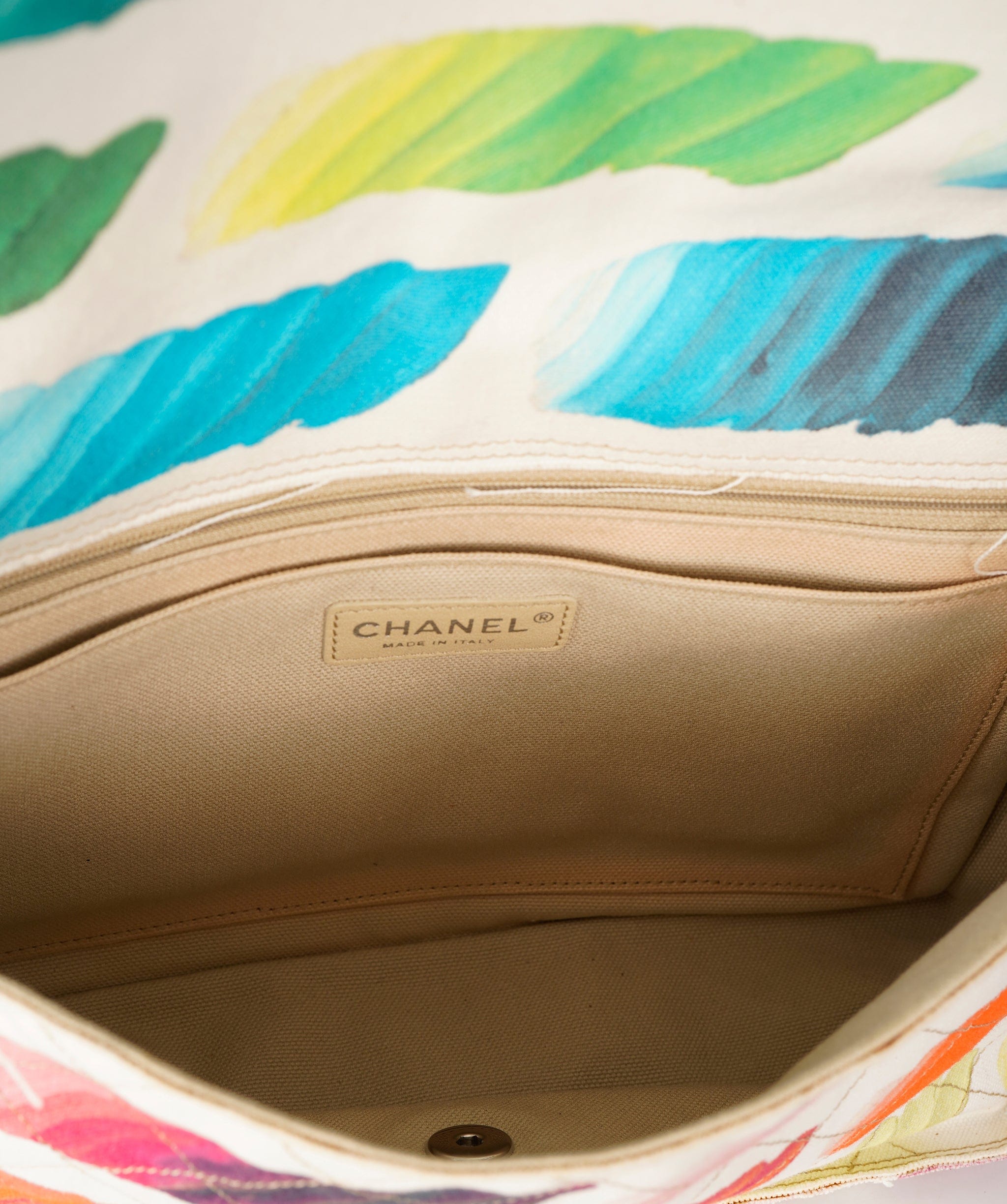 Chanel Chanel White Canvas with Multicoloured Pattern - DBXS1762