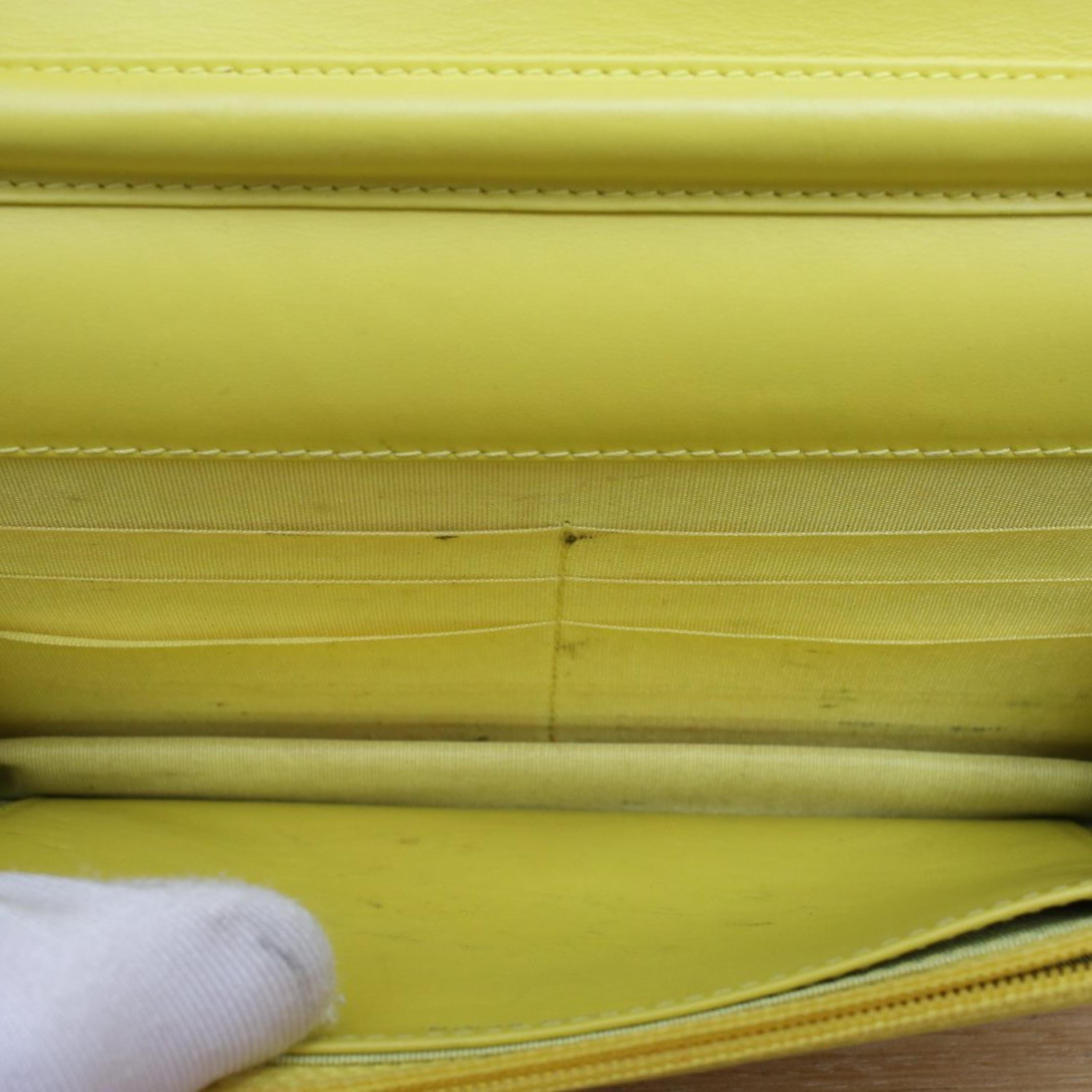 Chanel Chanel Yellow lychee leather C 19k silver buckle double C WOC series large logo flap shoulder bag
No accessories ALC3157