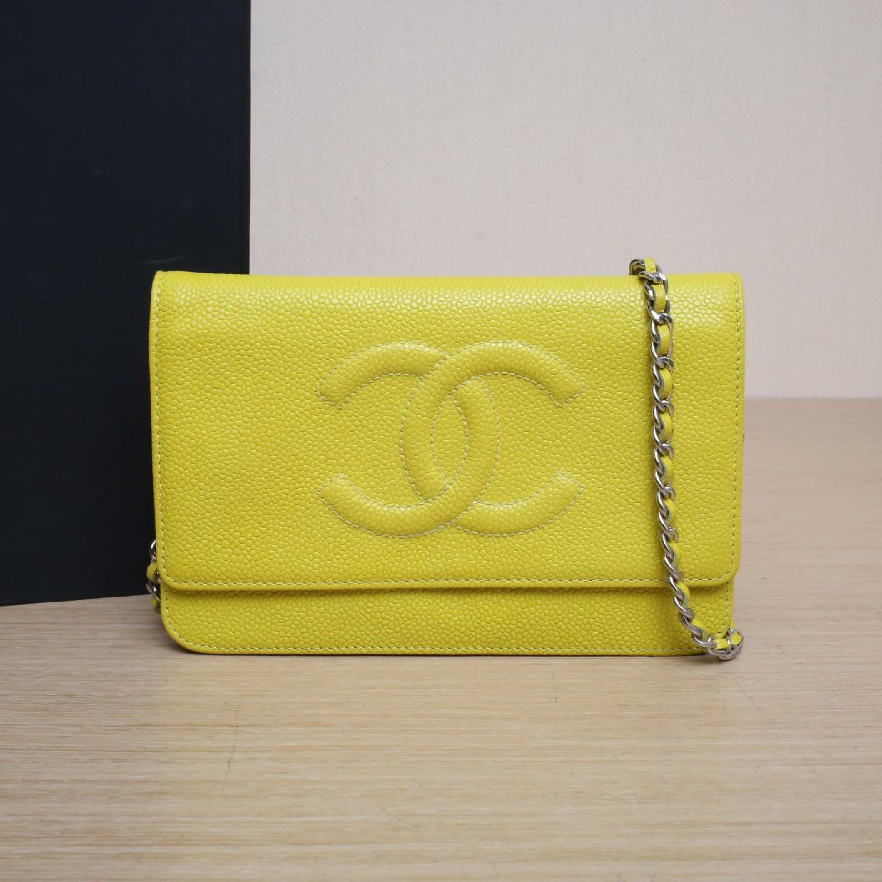 Chanel Chanel Yellow lychee leather C 19k silver buckle double C WOC series large logo flap shoulder bag
No accessories ALC3157
