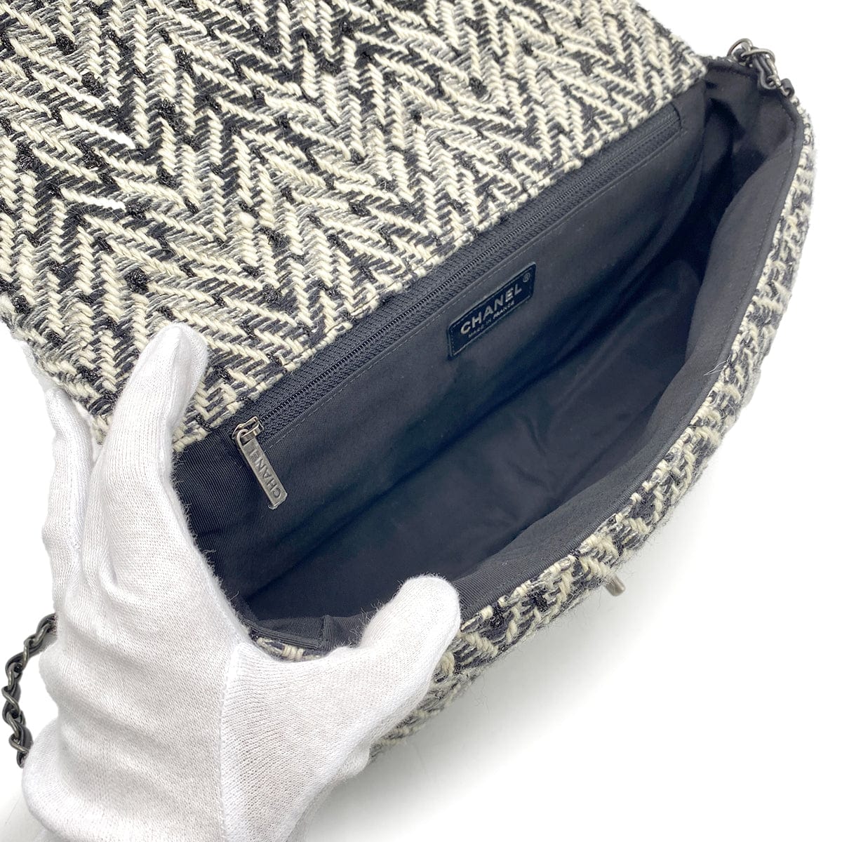 Chanel CHANEL CHAIN SHOULDER BAG BLACK WHITE TWEED 90268081