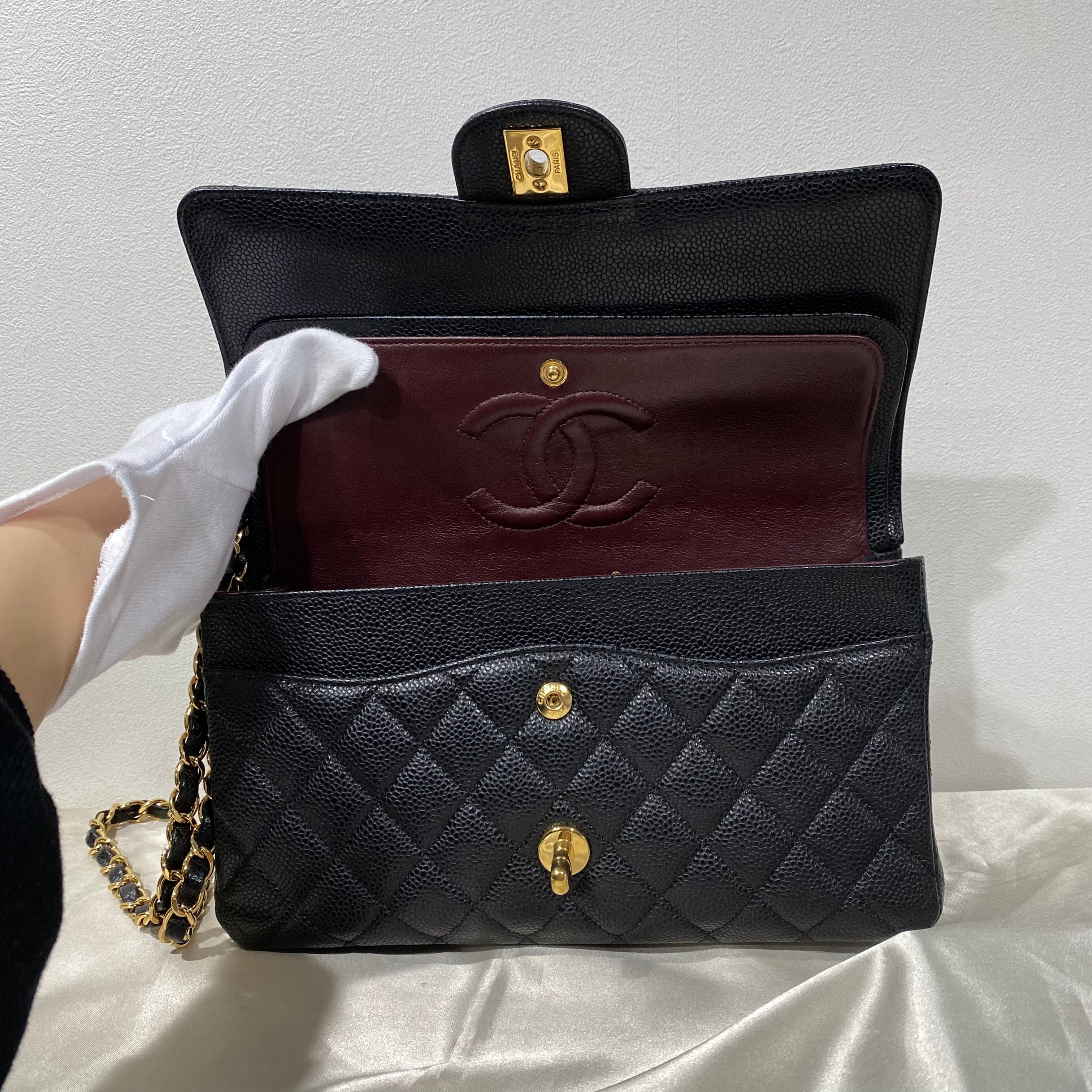 Chanel CHANEL CLASSIC FLAP MEDIUM CHAIN SHOULDER BAG BLACK CAVIAR SKIN 90210621