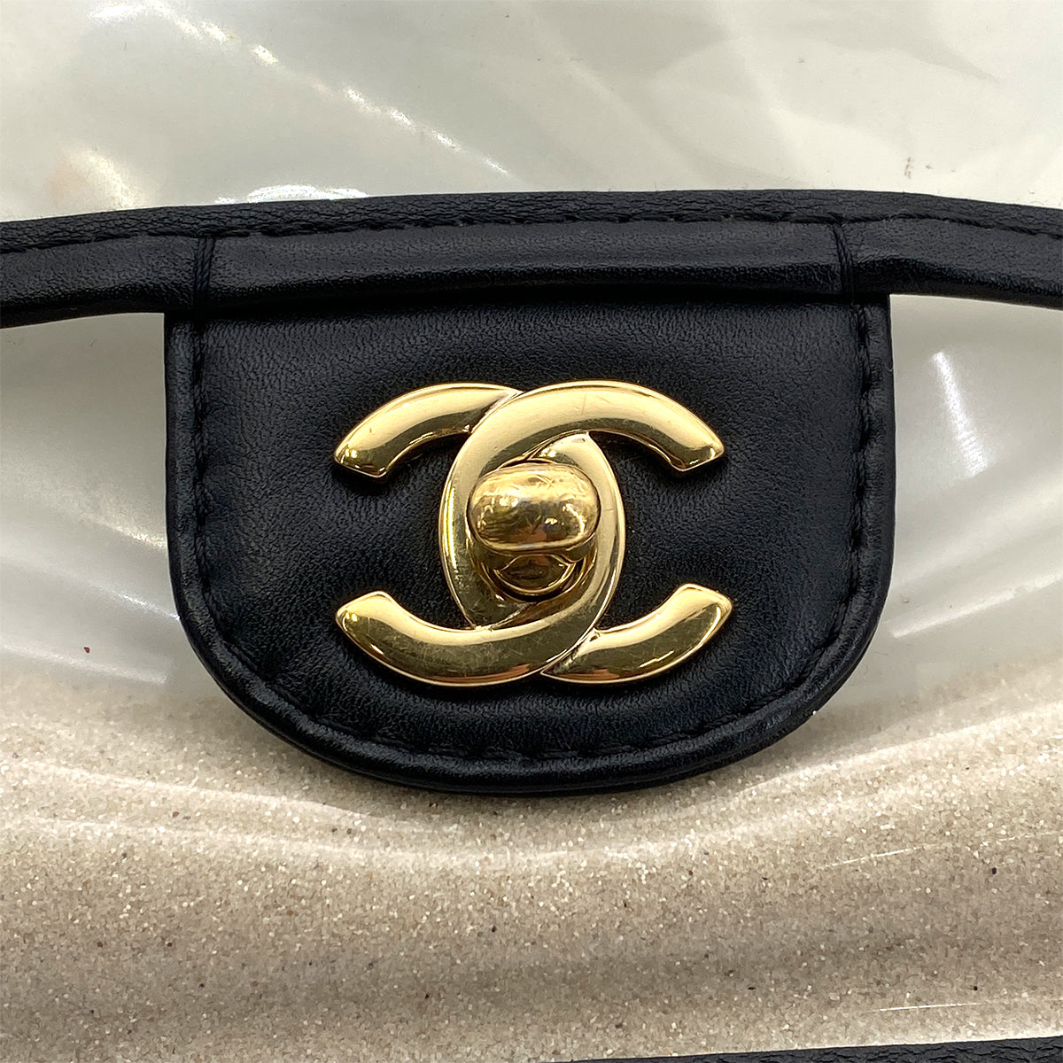 CHANEL CHANEL ENAMEL WITH SAND CLEAR SHOLDRE BAG 90260509