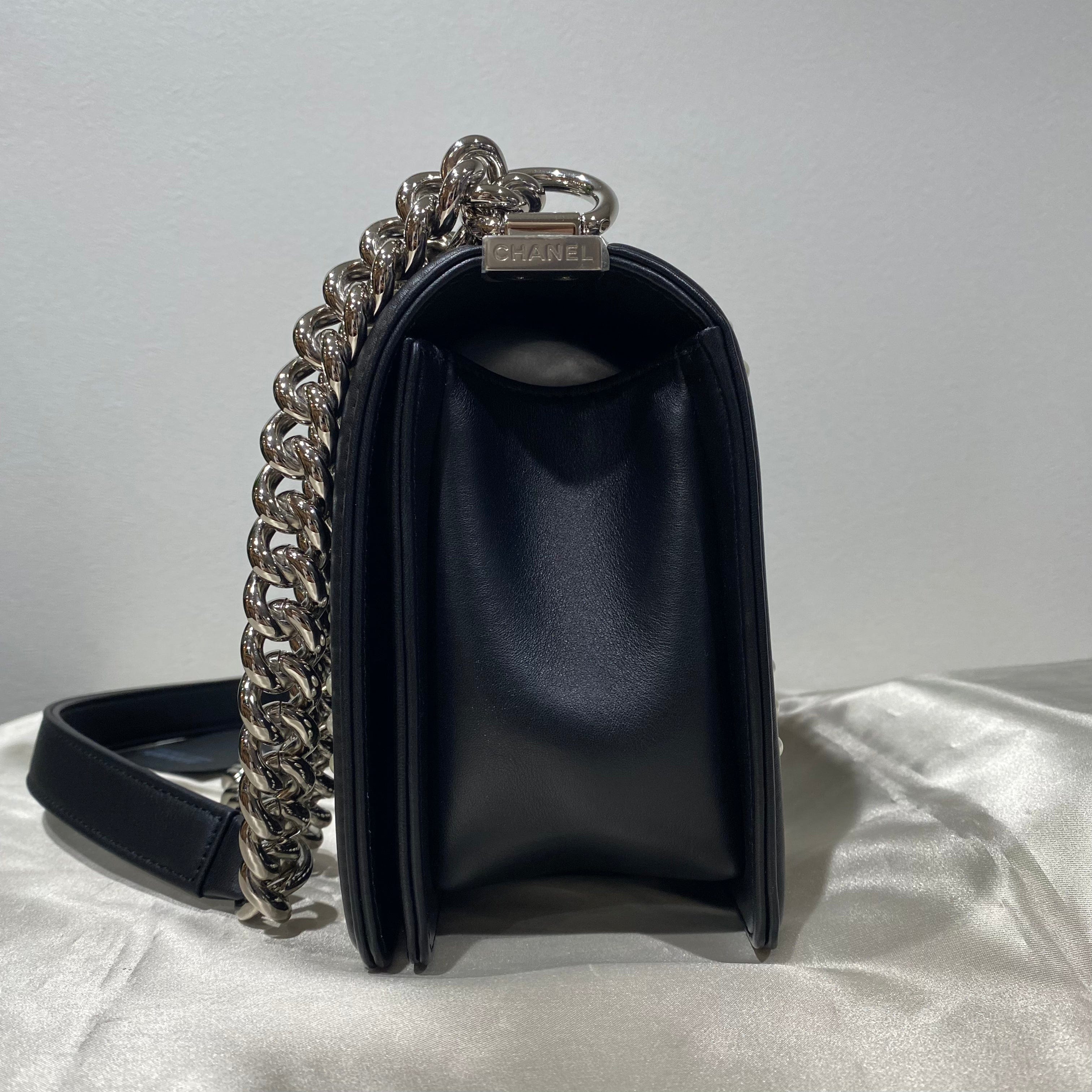 Chanel CHANEL PEARL BOYCHANEL MEDIUM CHAIN SHOULDER BAG BLACK LEATHER 90210965