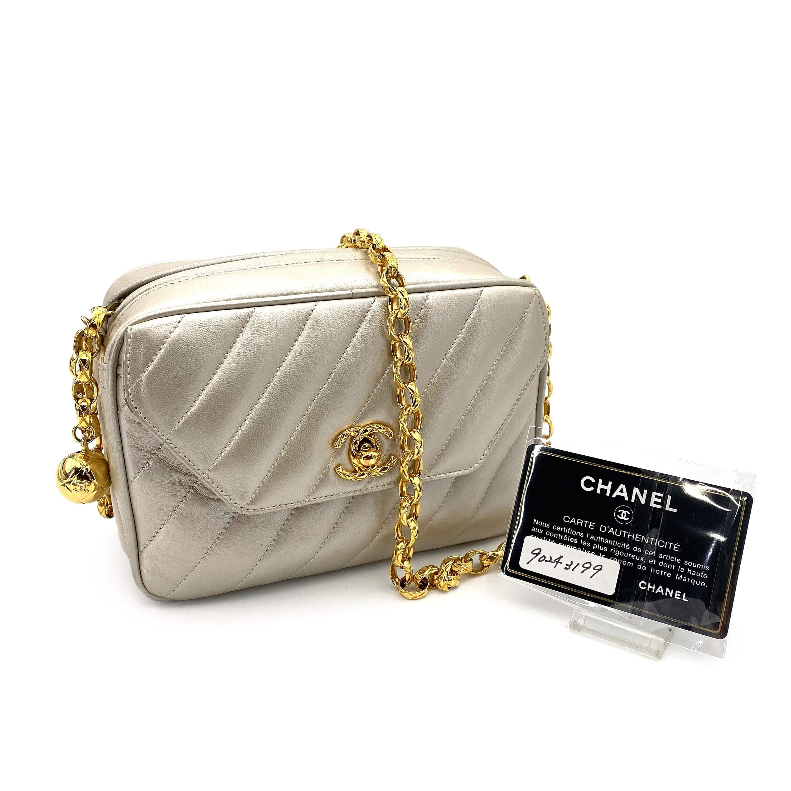 CHANEL CHANEL VINTAGE BIJOU CHAIN SHOULDER BAG CHAMPAGNE GOLD LAMB SKIN 90243199