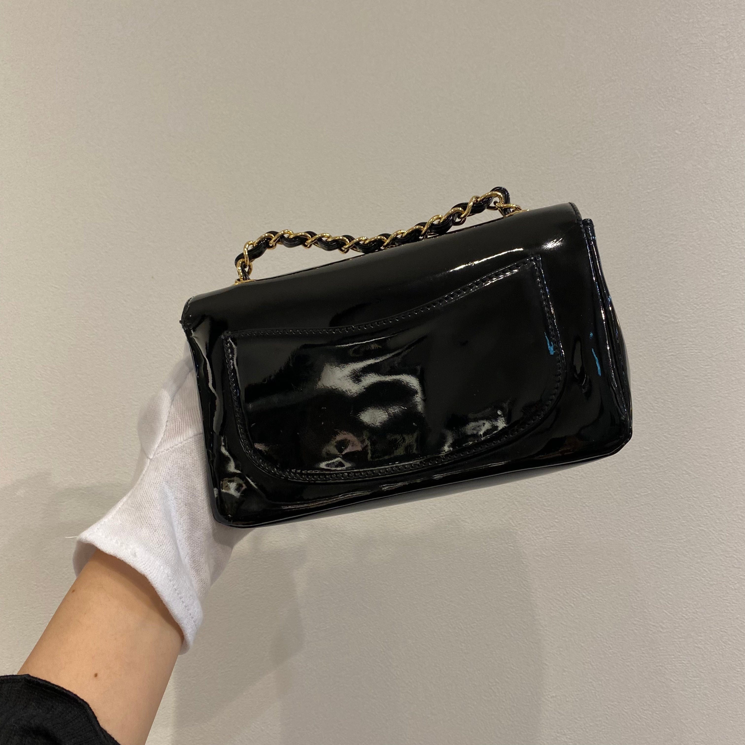 Chanel CHANEL VINTAGE CAMELLIA MINI CHAIN SHOULDER BAG BLACK ENAMEL 90209502